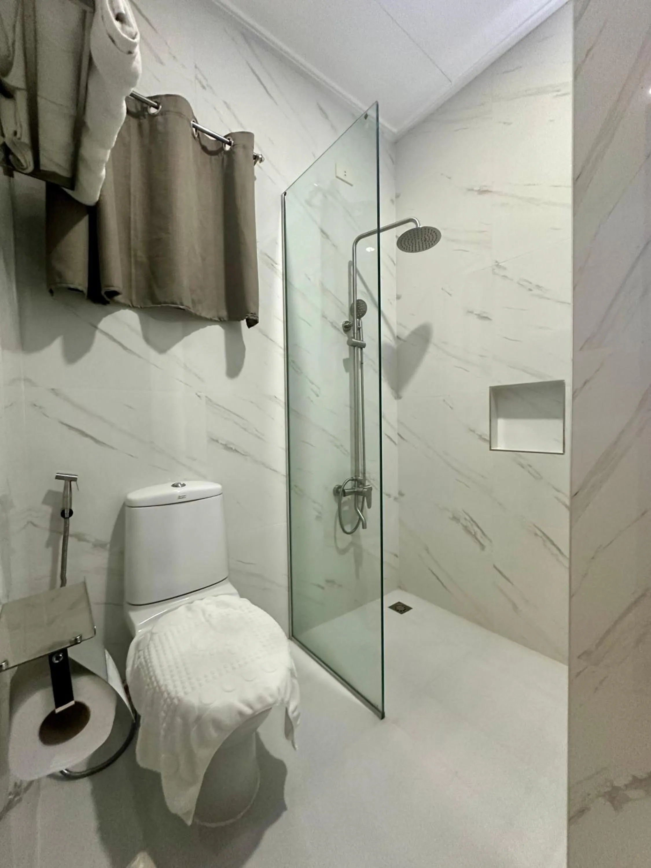 Shower in 3 Peaks Resort & Boutique Hotel