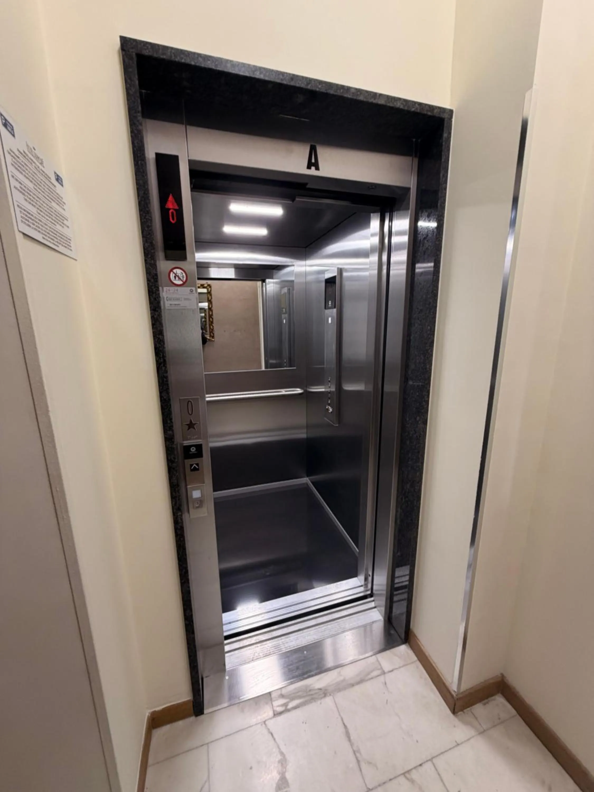 elevator in Hotel Principe