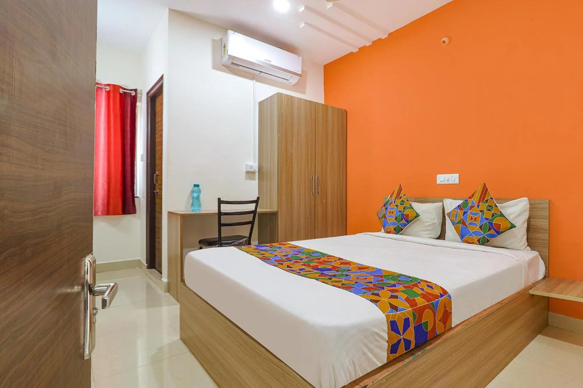 Bed in FabExpress Kings Inn