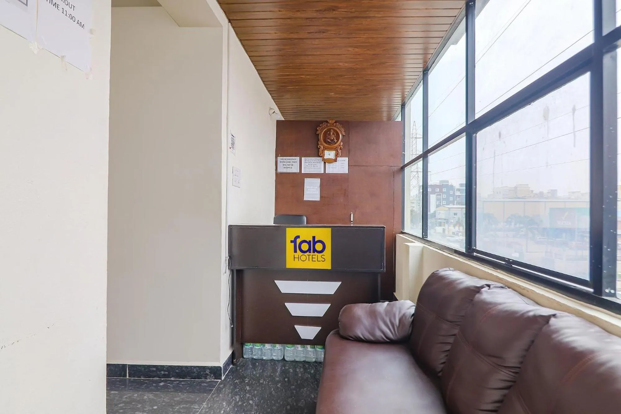 Lobby or reception in FabExpress Kings Inn