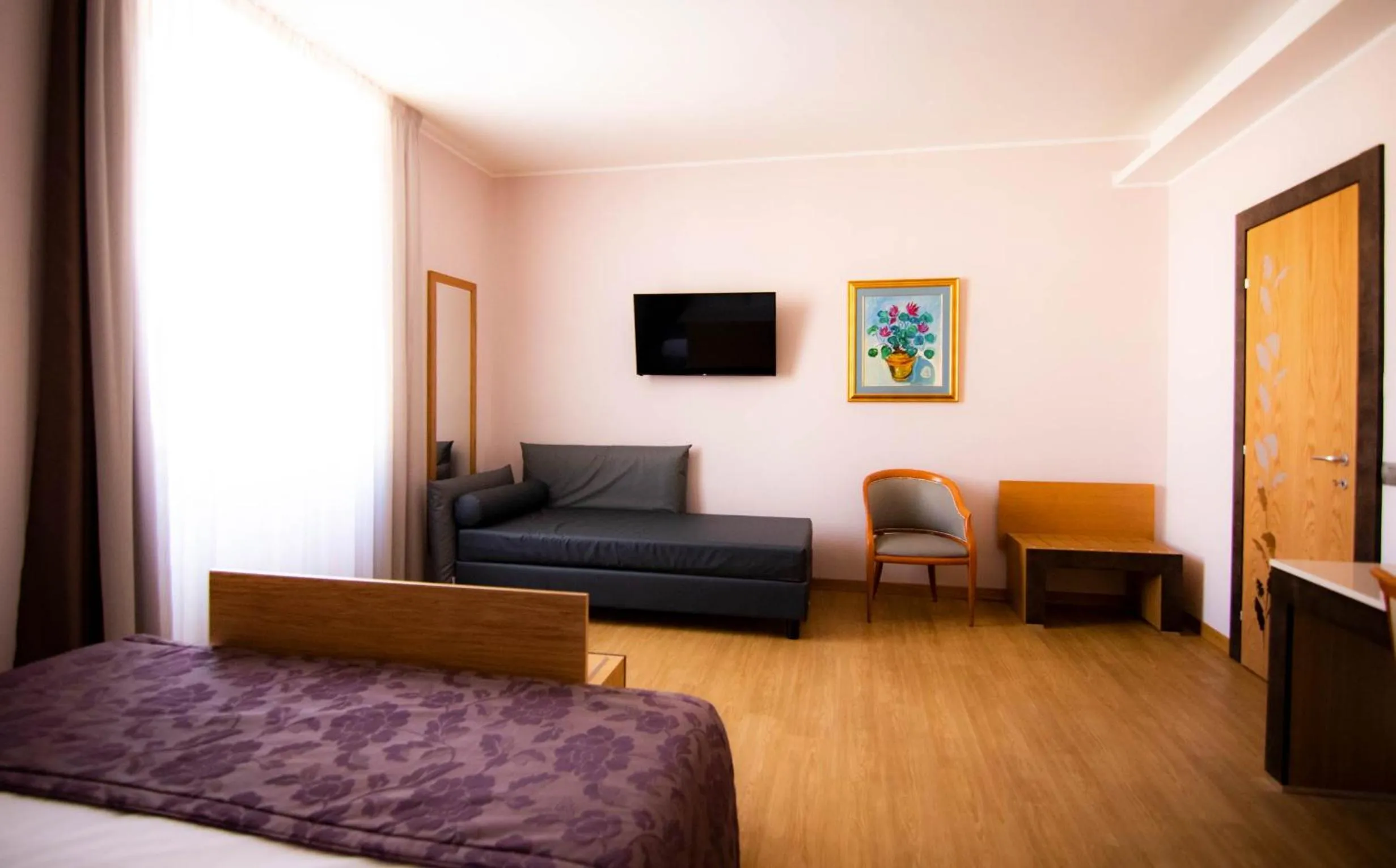 Photo of the whole room, Bed in Hotel Giolli Nazionale