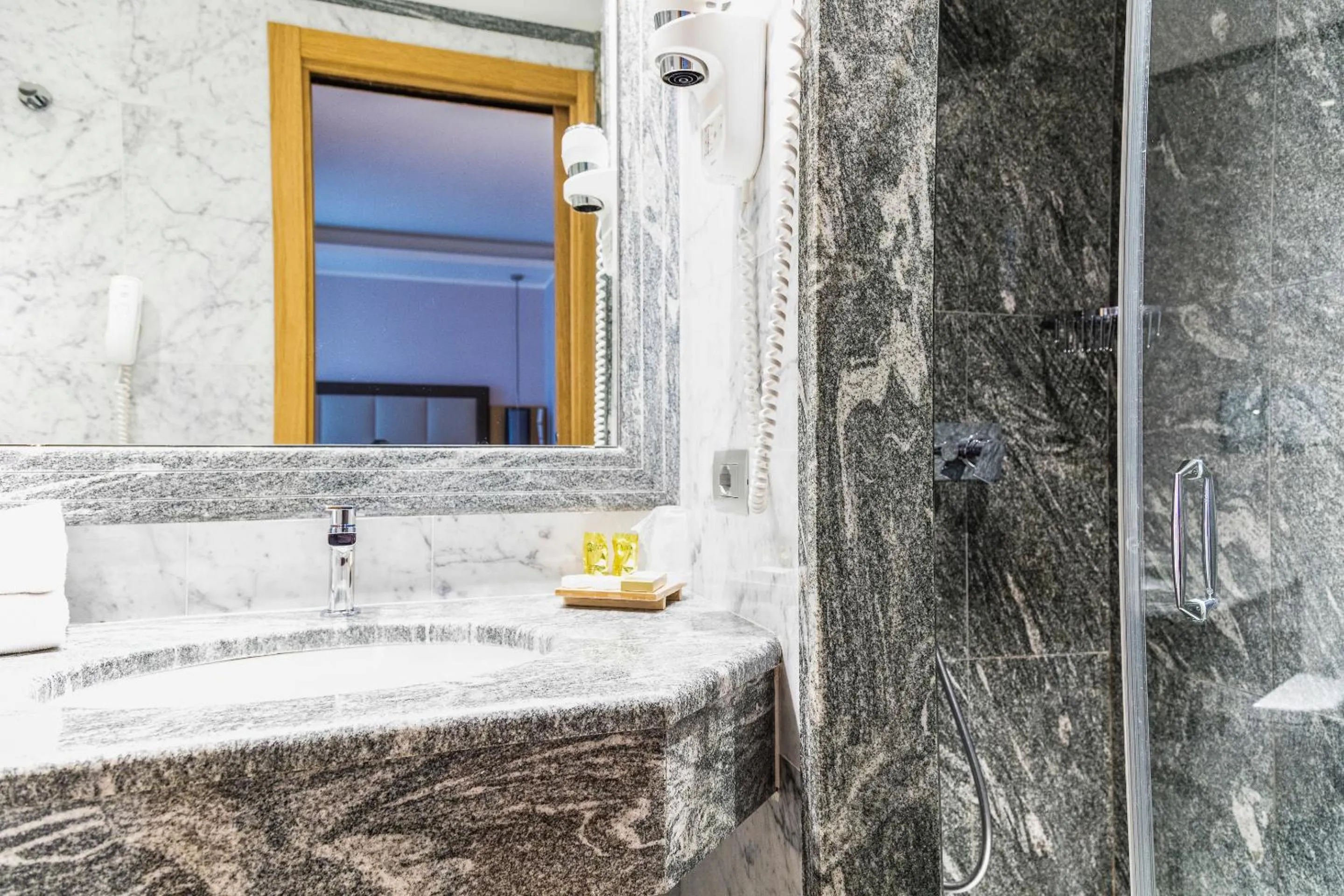 Bathroom in Hotel Giolli Nazionale