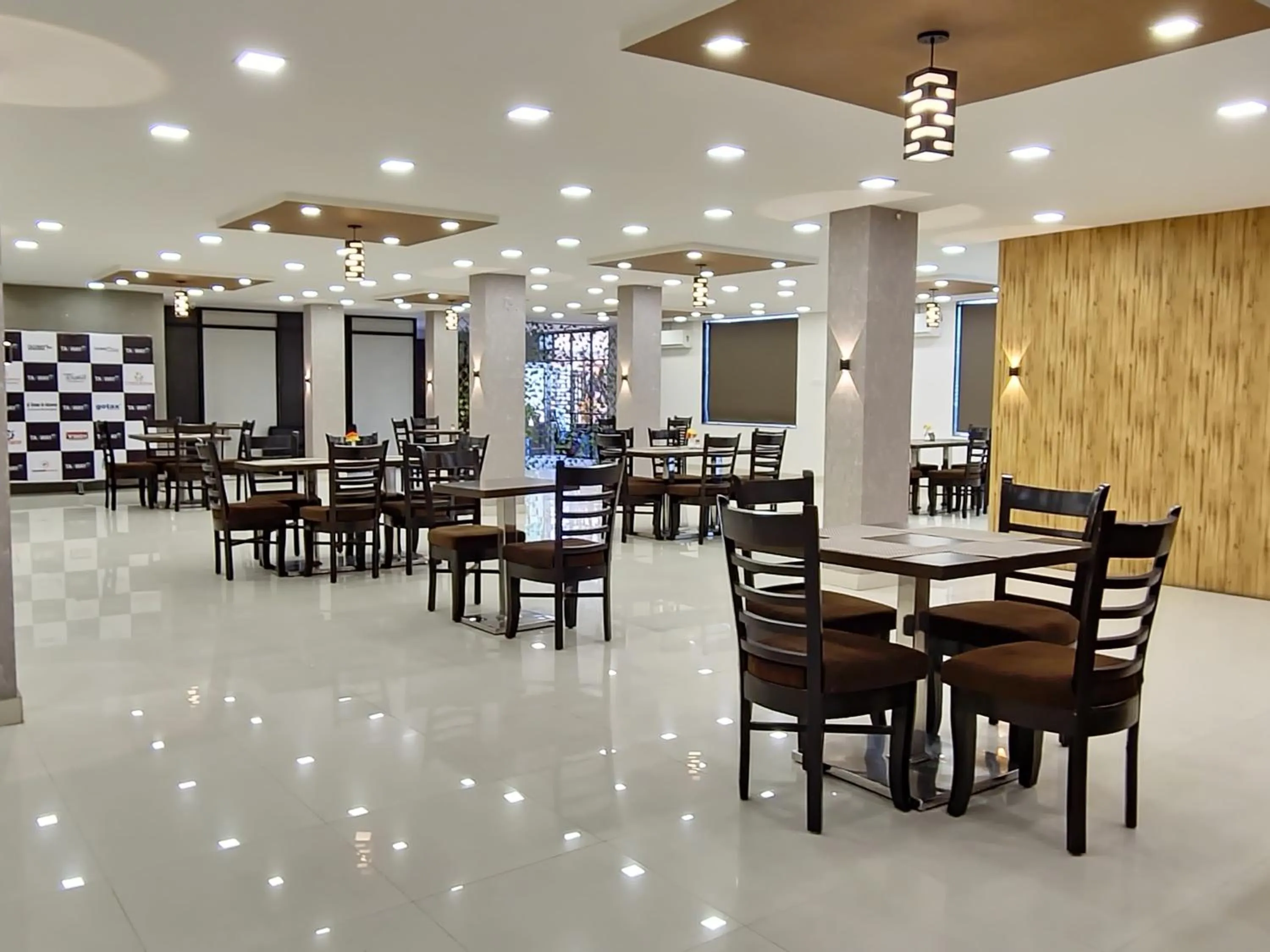 Restaurant/places to eat in Green Club Farm