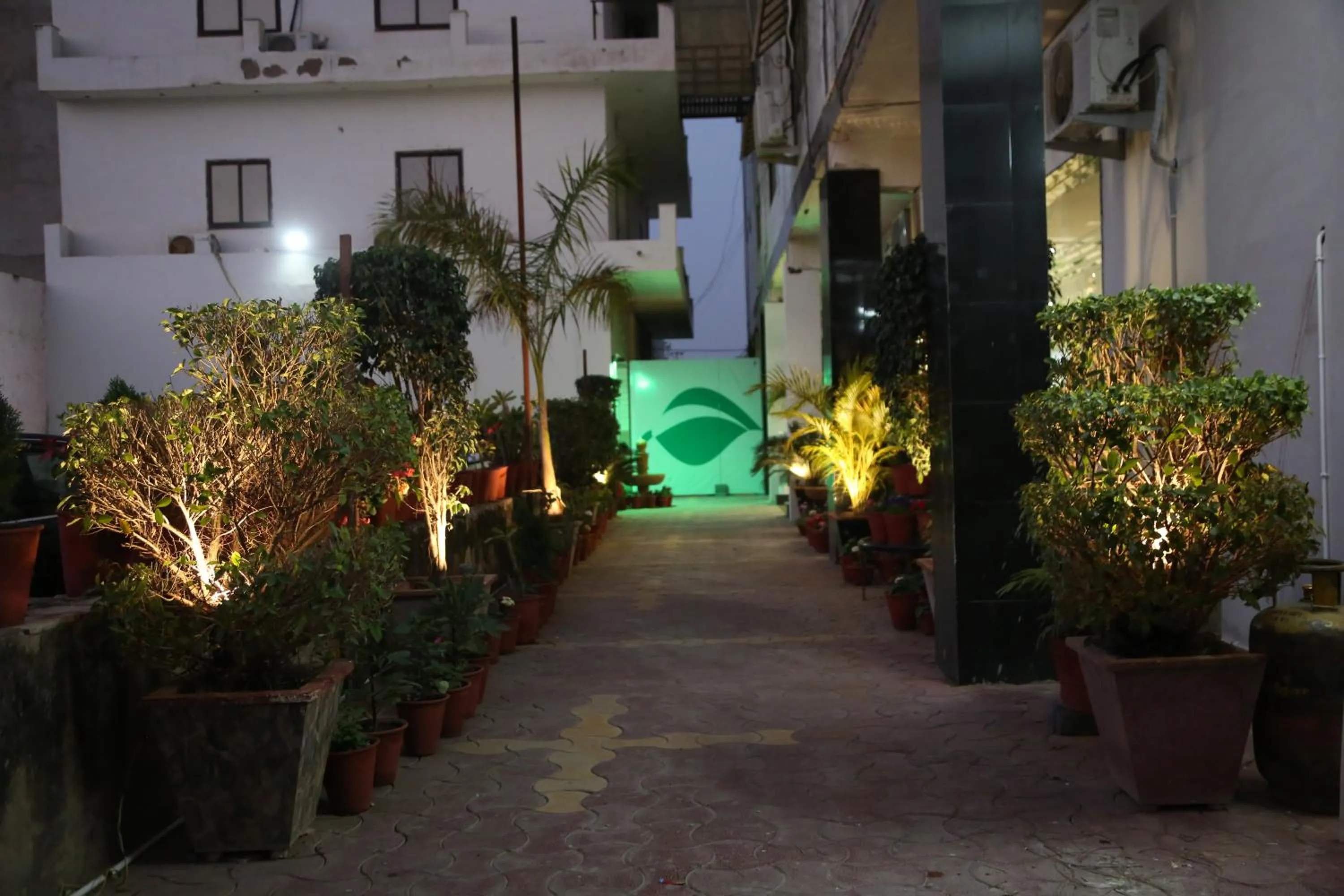 Facade/entrance in Green Club Farm