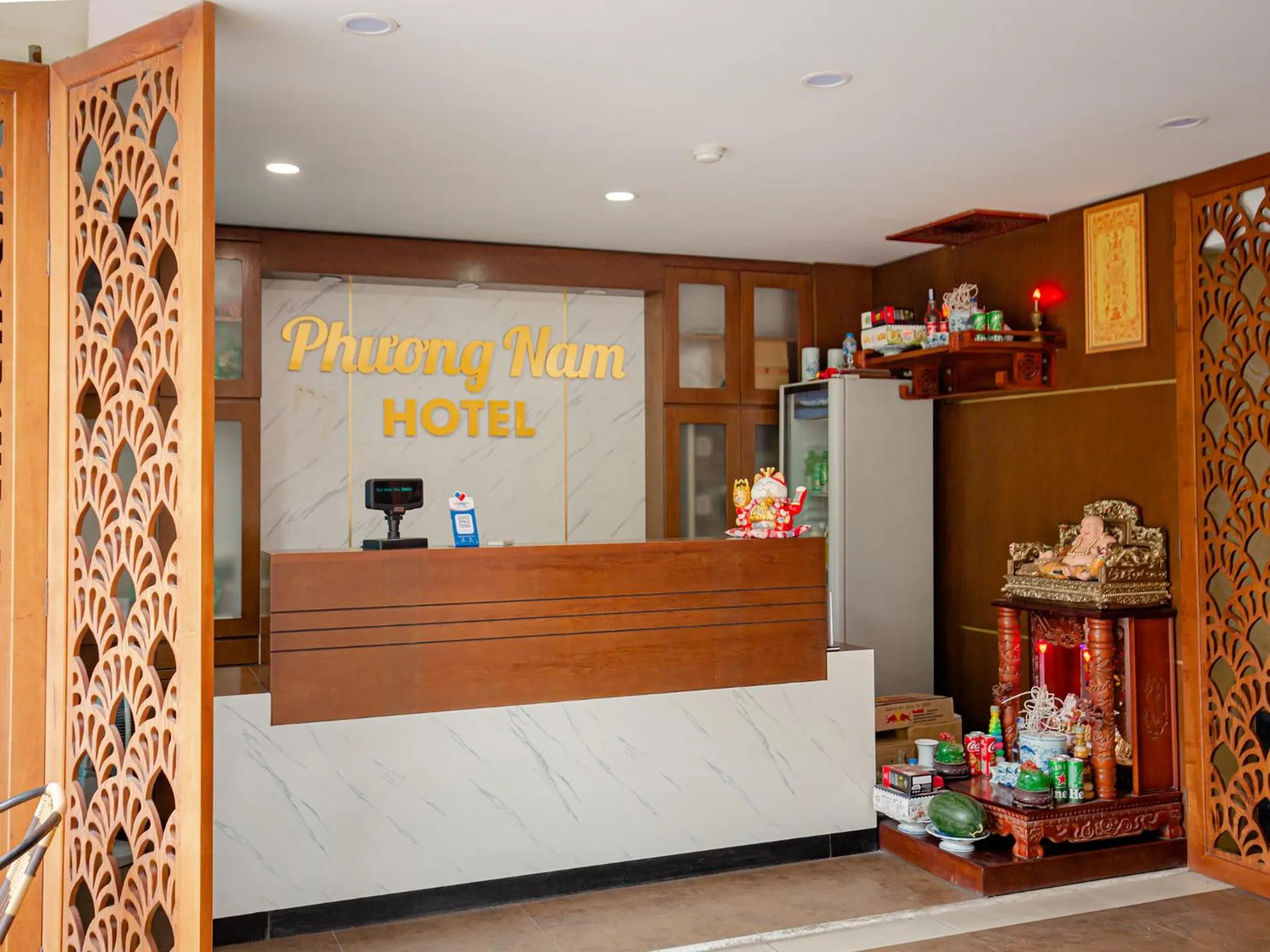 Staff in Phuong Nam Luxury Hotel Long Bien