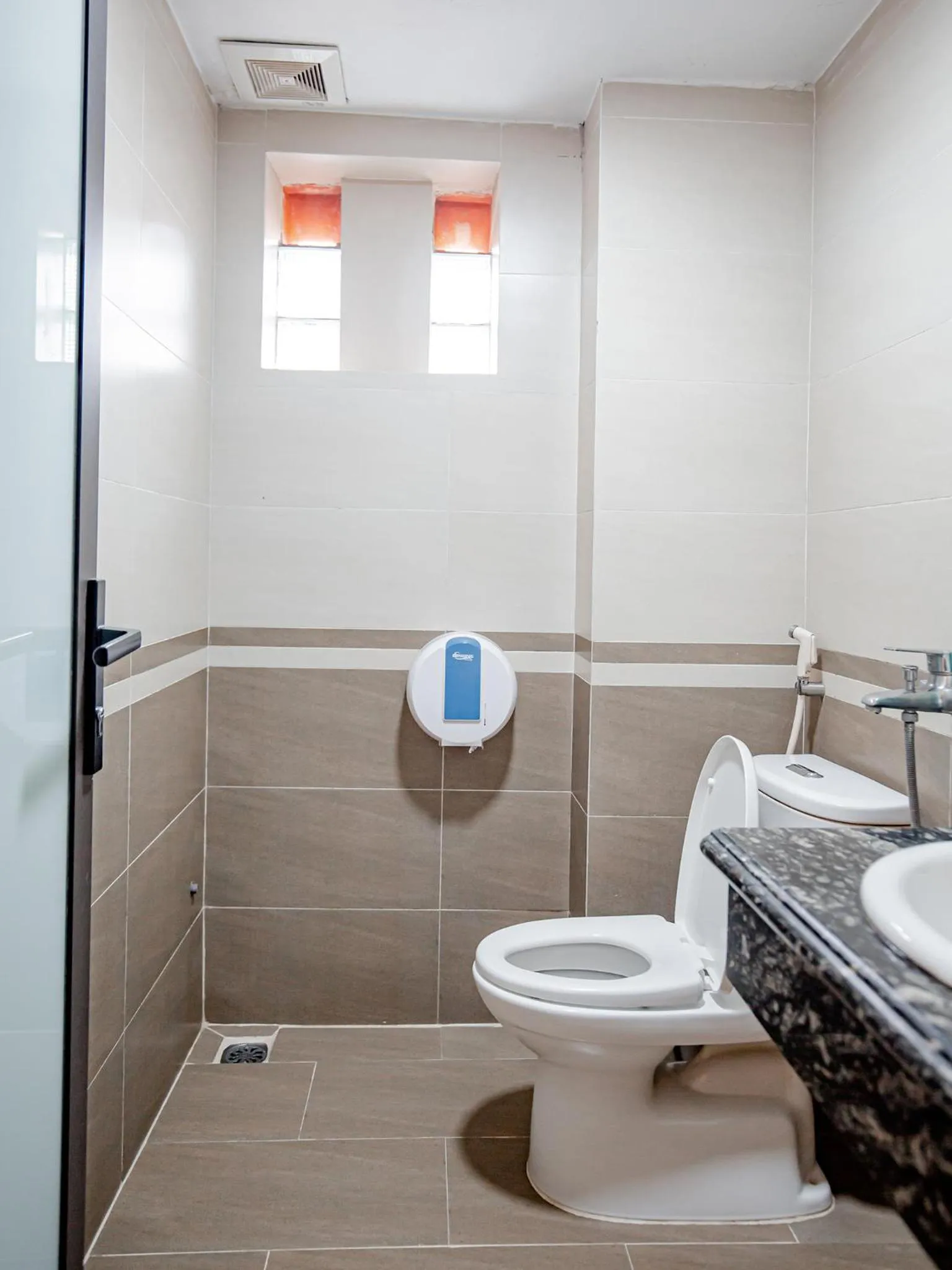 bidet in Phuong Nam Luxury Hotel Long Bien