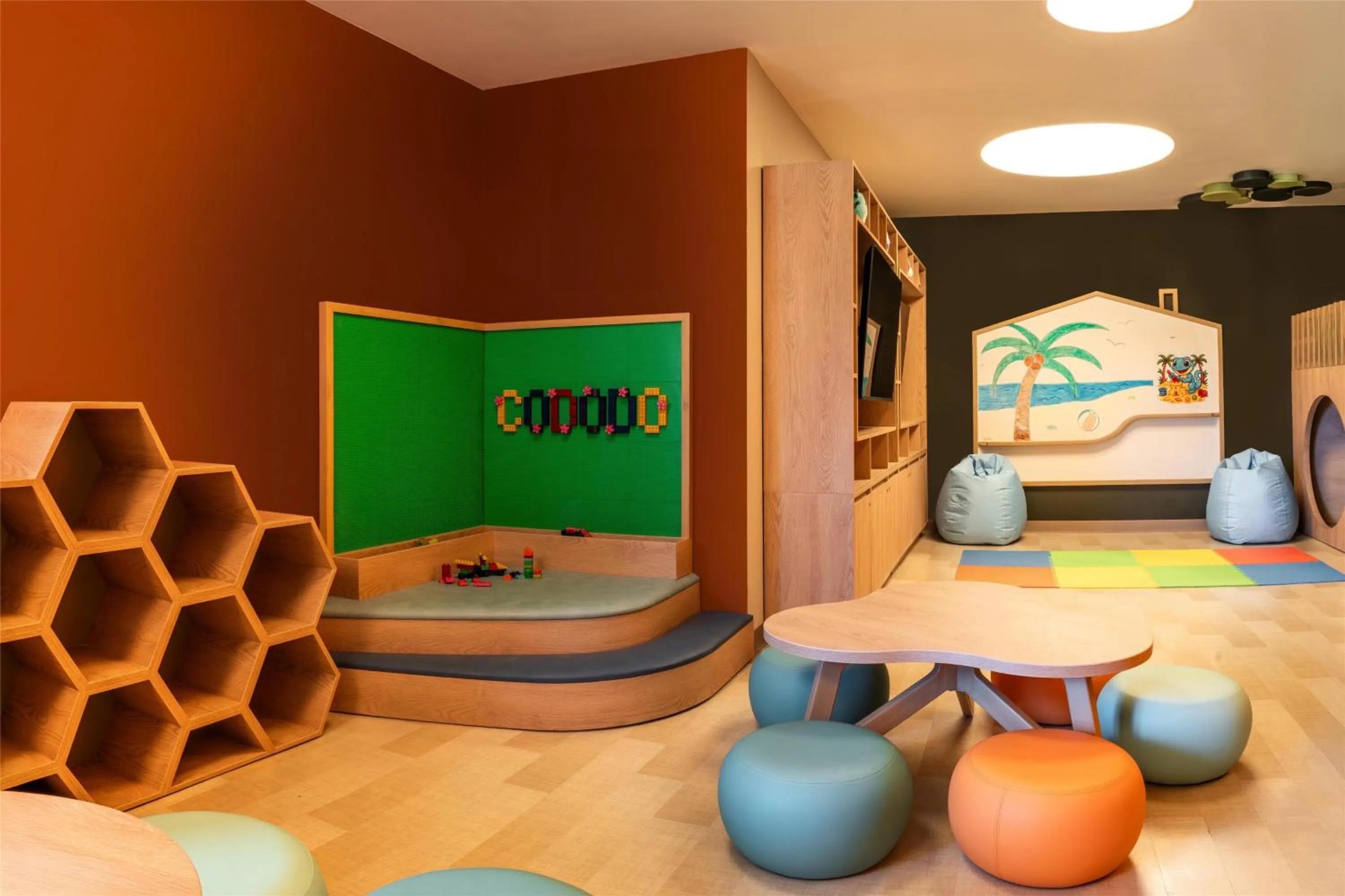 Kids's club in Embassy Suites By Hilton Aruba Beach Resort