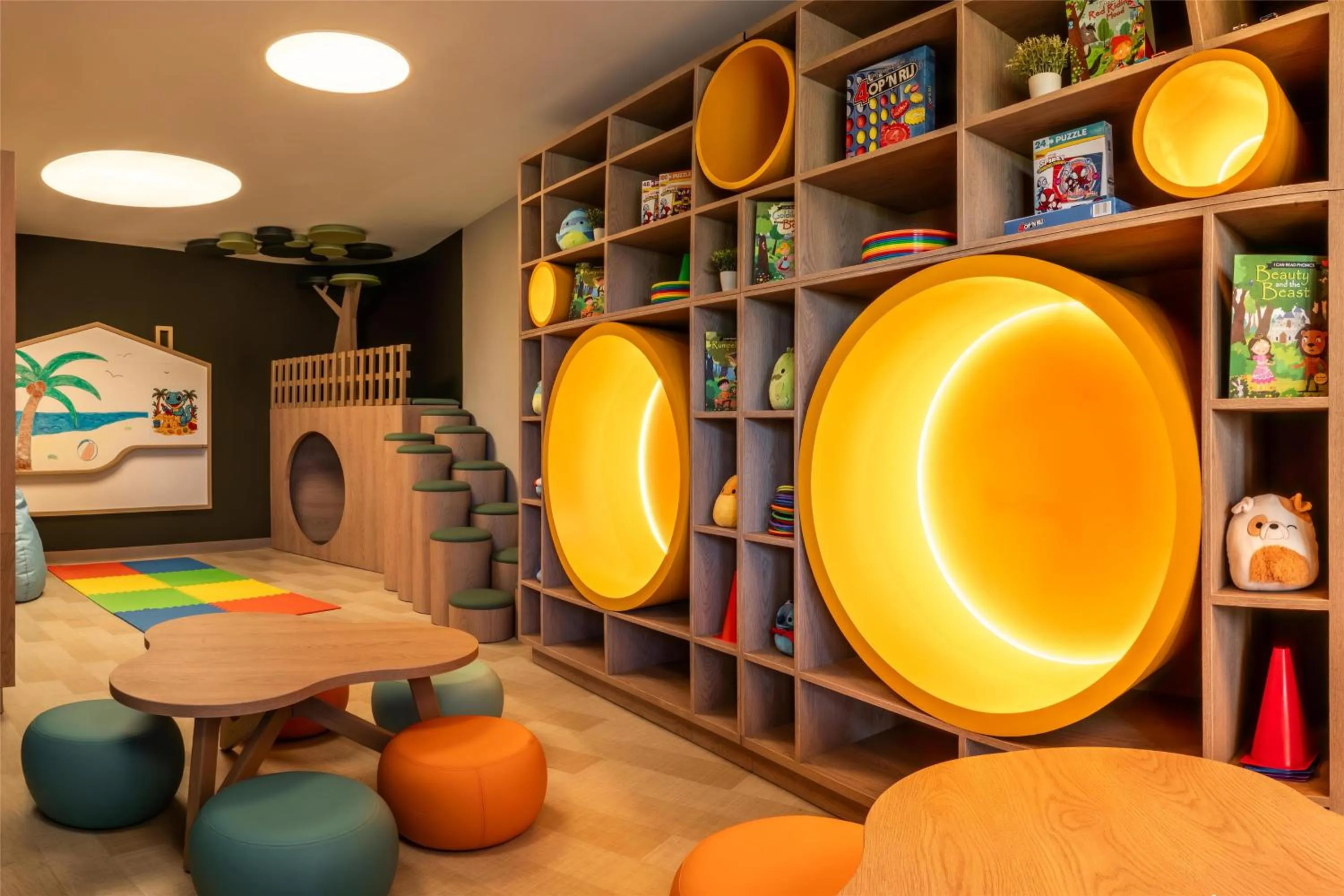 Kids's club in Embassy Suites By Hilton Aruba Beach Resort