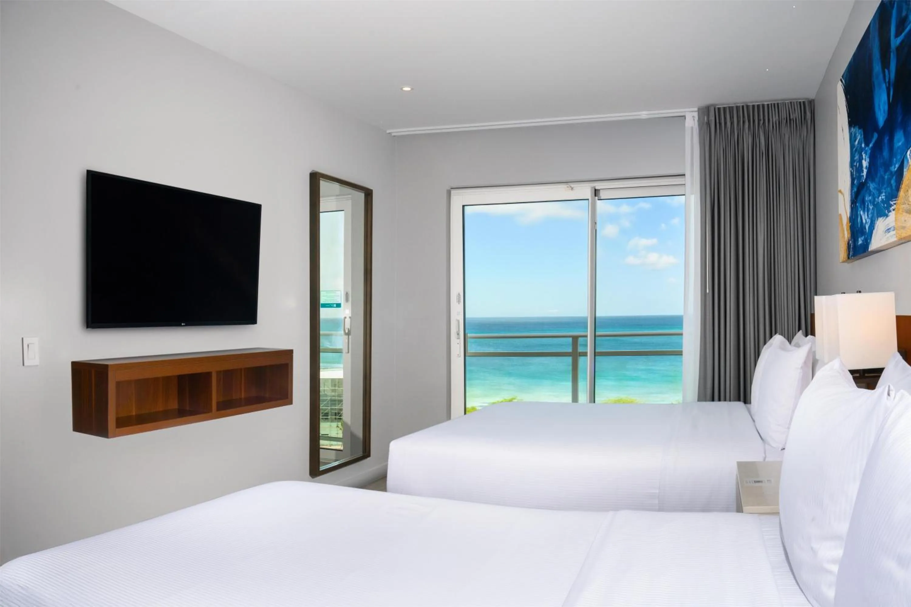 Bed in Embassy Suites By Hilton Aruba Beach Resort