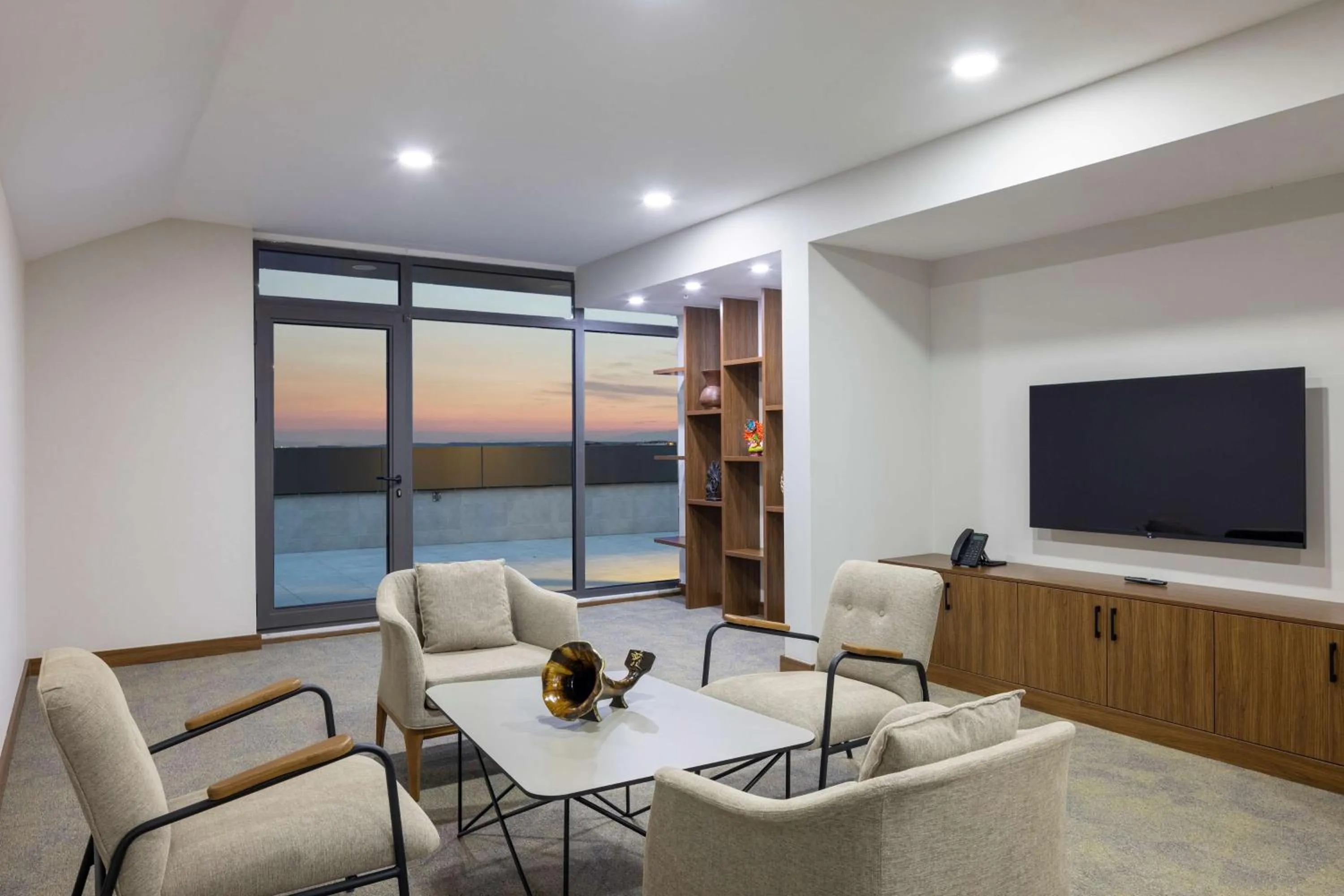 Lobby or reception in Hampton By Hilton Istanbul Airport, Arnavutkoy