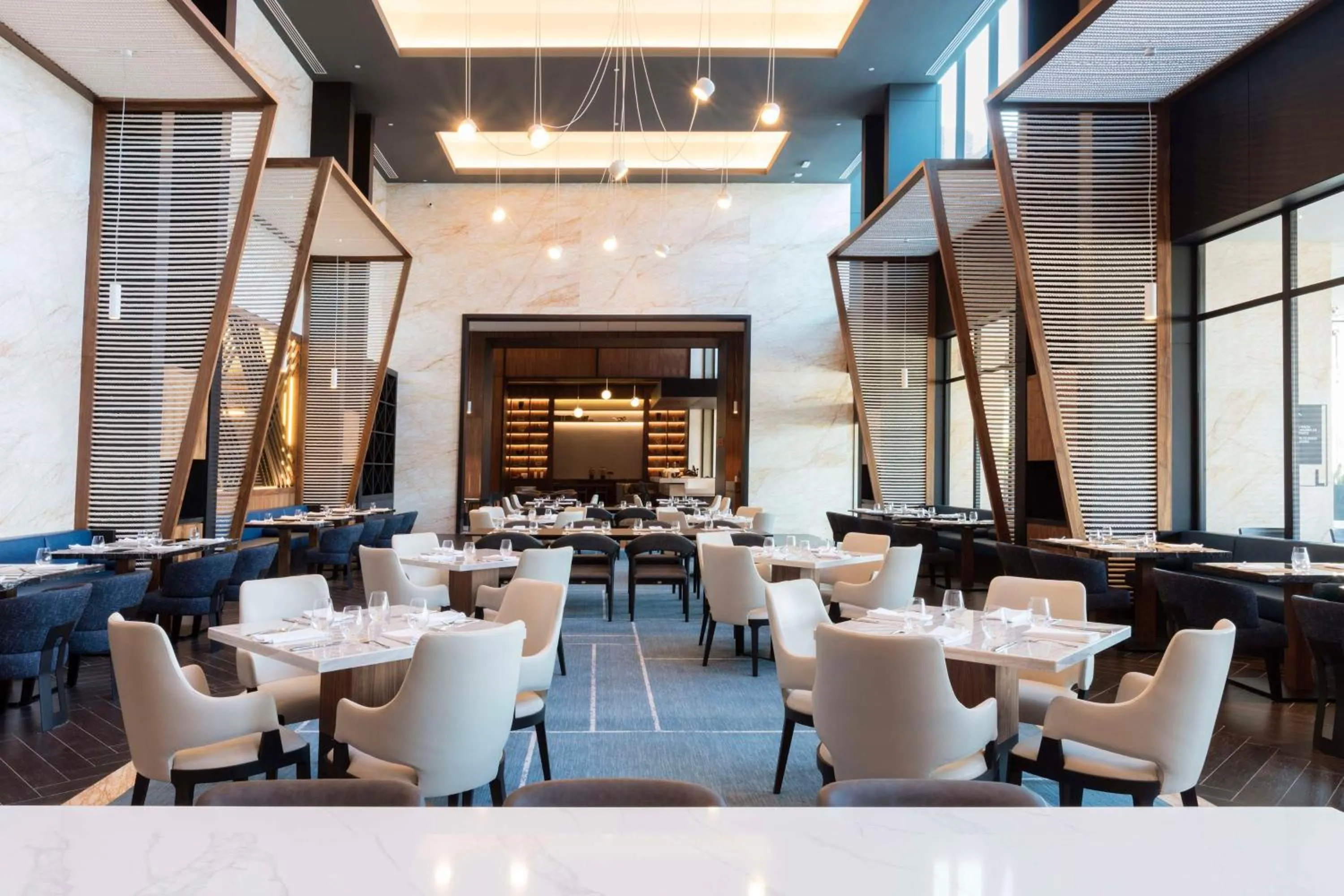 Restaurant/places to eat in Hilton Monterrey Valle