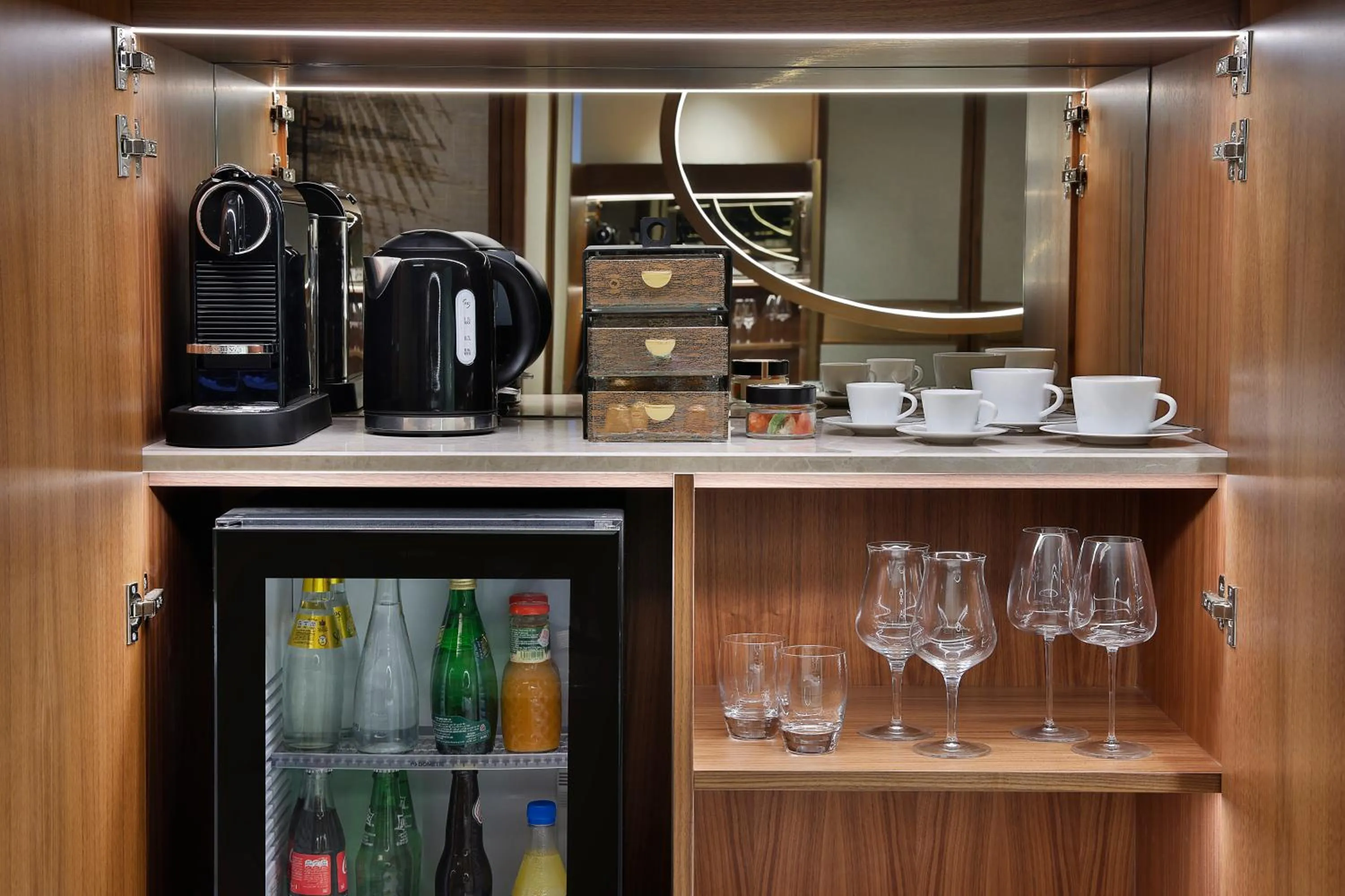 Coffee/tea facilities in Conrad Rabat Arzana
