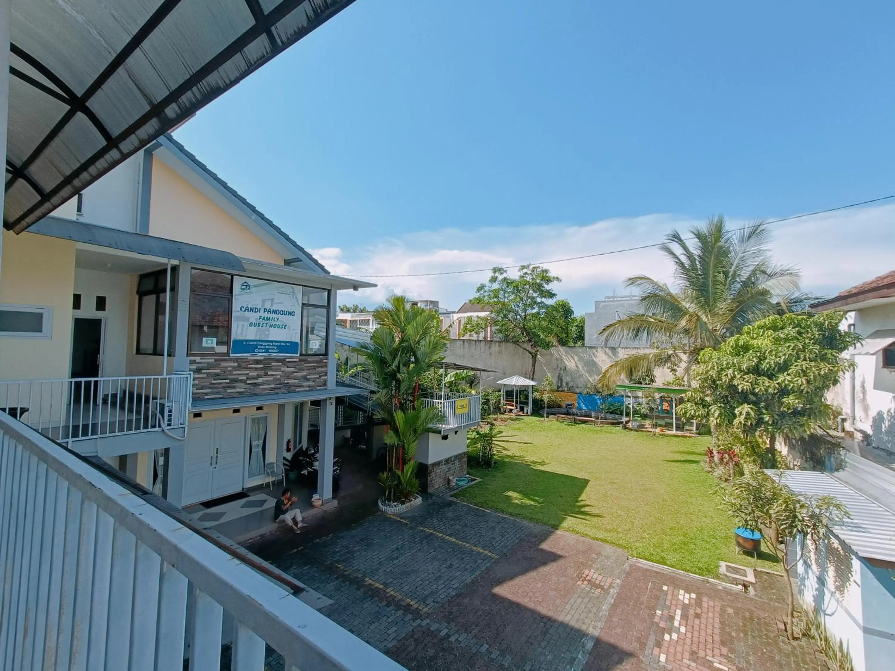 Garden view in Candi Panggung Family Guest House Syariah