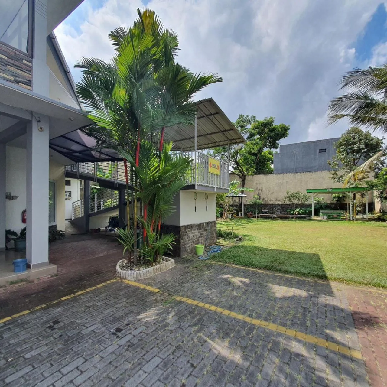 Property building in Candi Panggung Family Guest House Syariah
