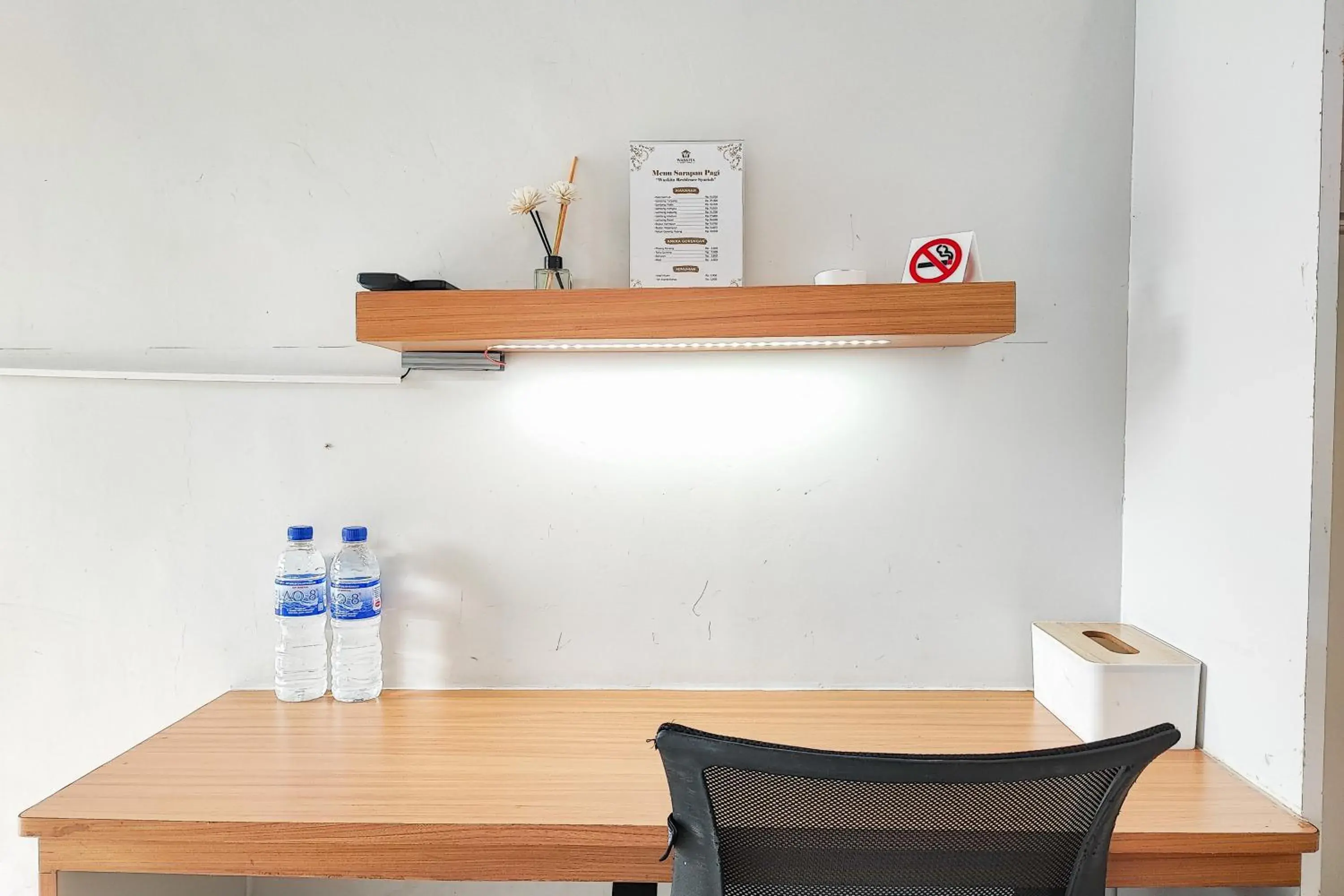 Seating area in Urbanview Hotel Syariah at Waskita Residence Telanaipura Seating area in Urbanview Hotel Syariah at Waskita Residence Telanaipura