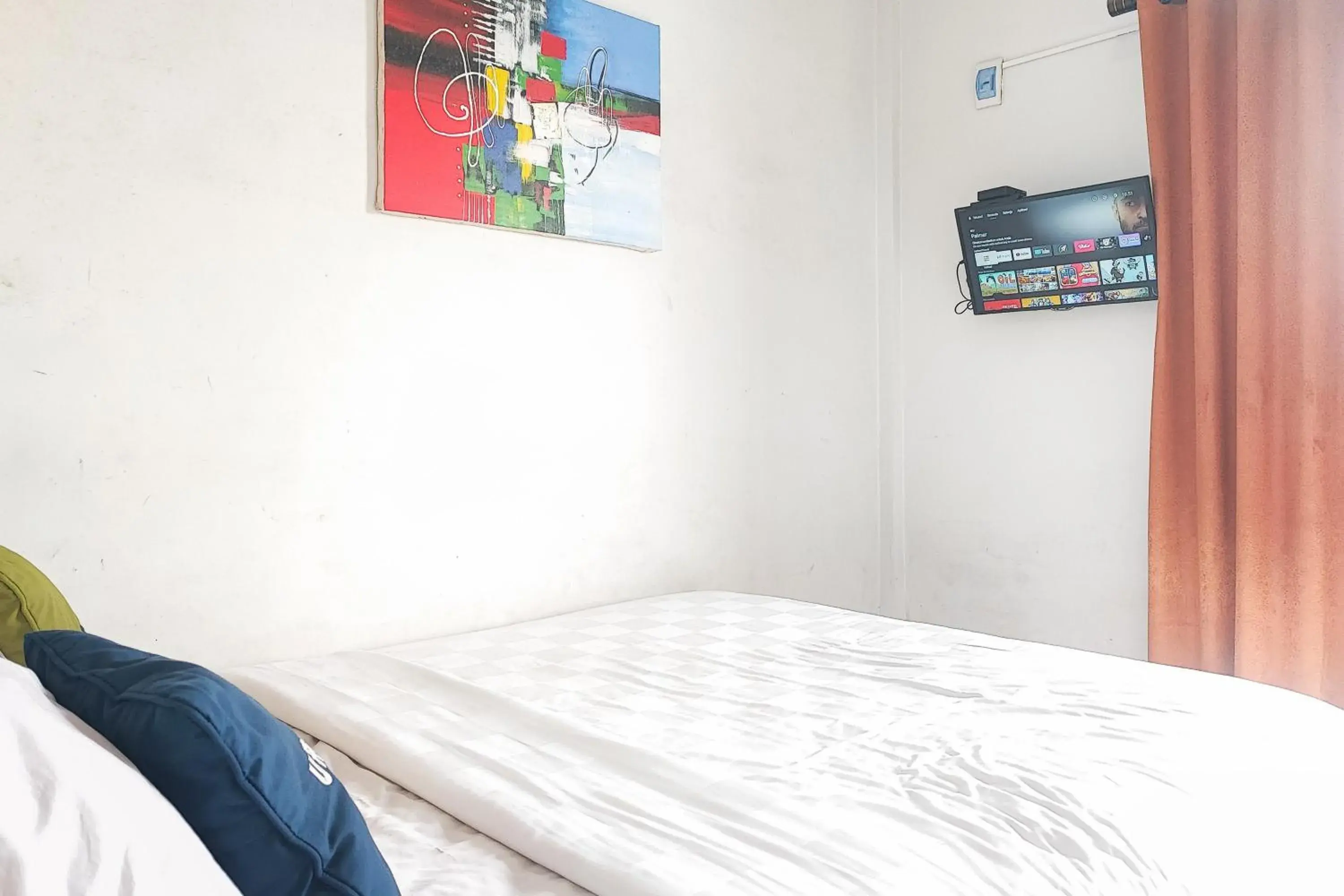 Bedroom, Bed in Urbanview Hotel Syariah at Waskita Residence Telanaipura Bedroom, Bed in Urbanview Hotel Syariah at Waskita Residence Telanaipura