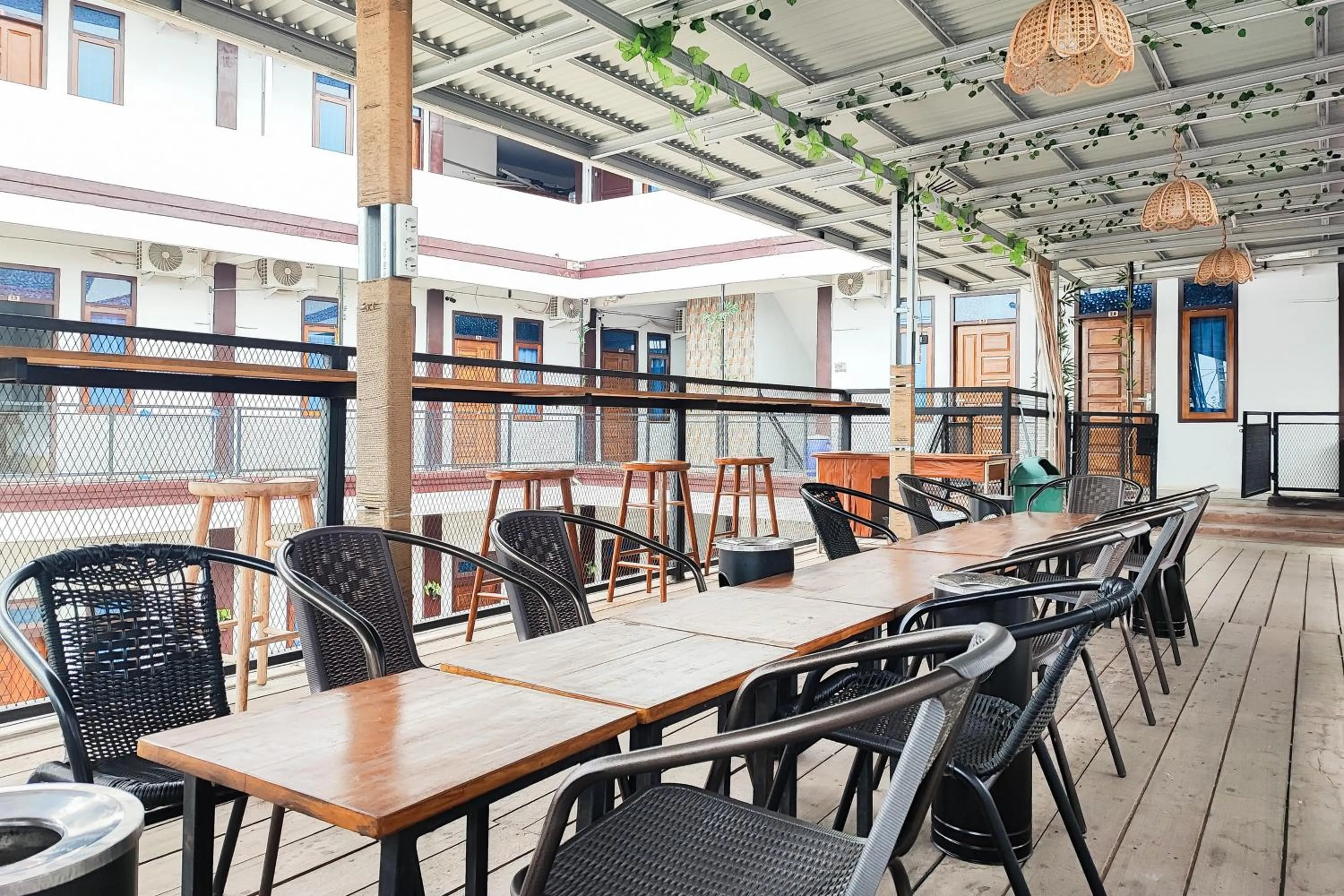 Seating area in Urbanview Hotel Syariah at Waskita Residence Telanaipura