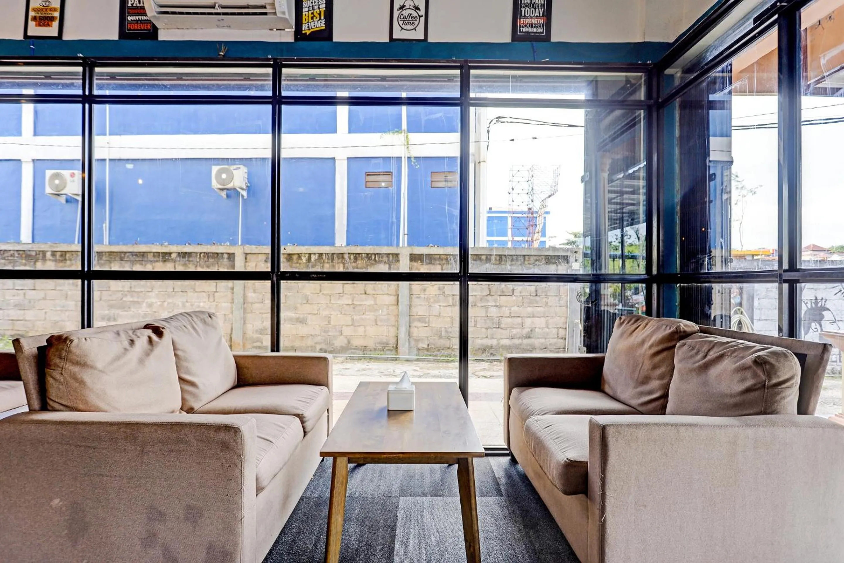 Lobby or reception in Collection O 91499 John Lebron House