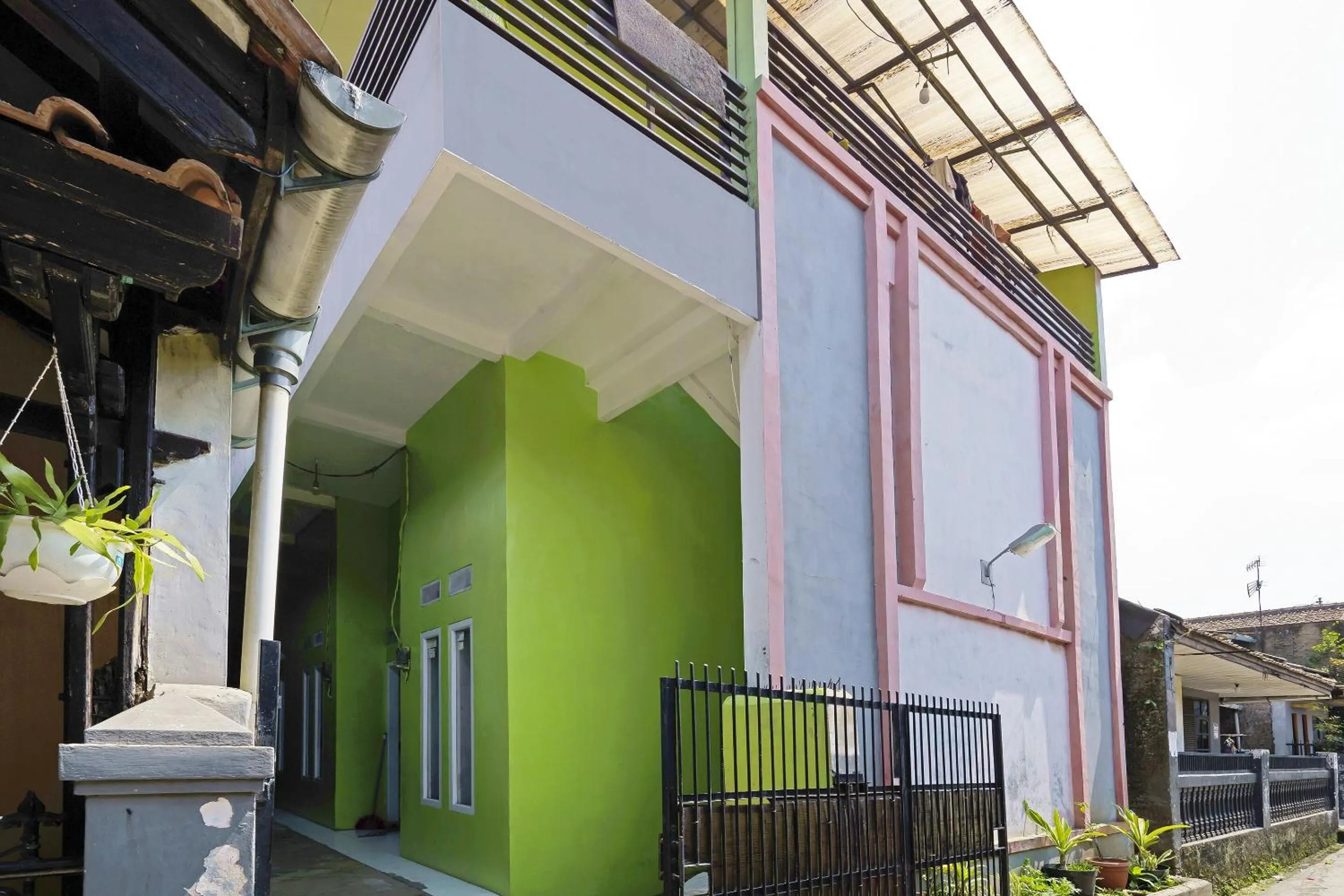 Facade/entrance in SPOT ON 91545 Pondok Mukti Syariah