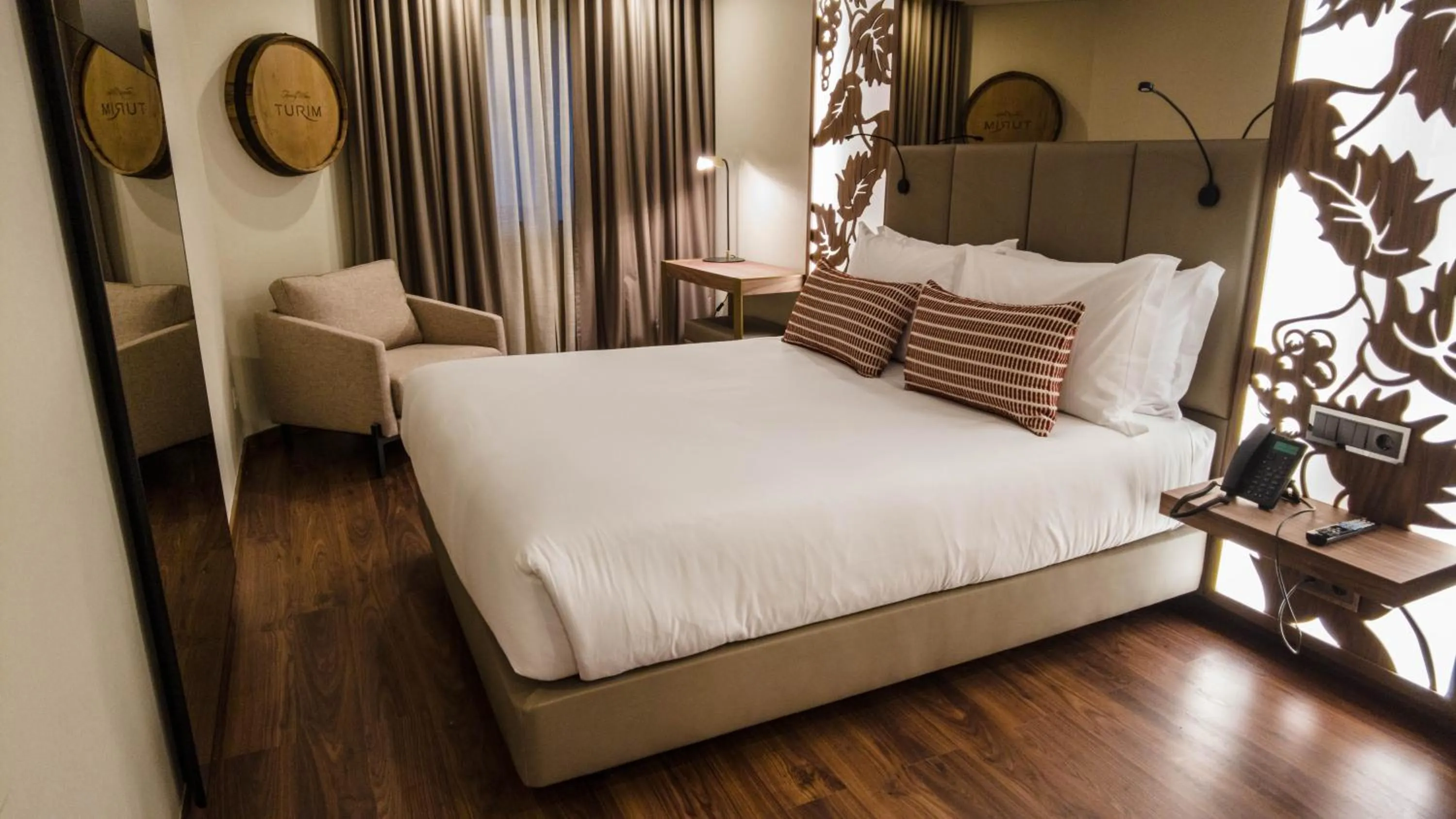 Bedroom, Bed in TURIM Oporto Hotel