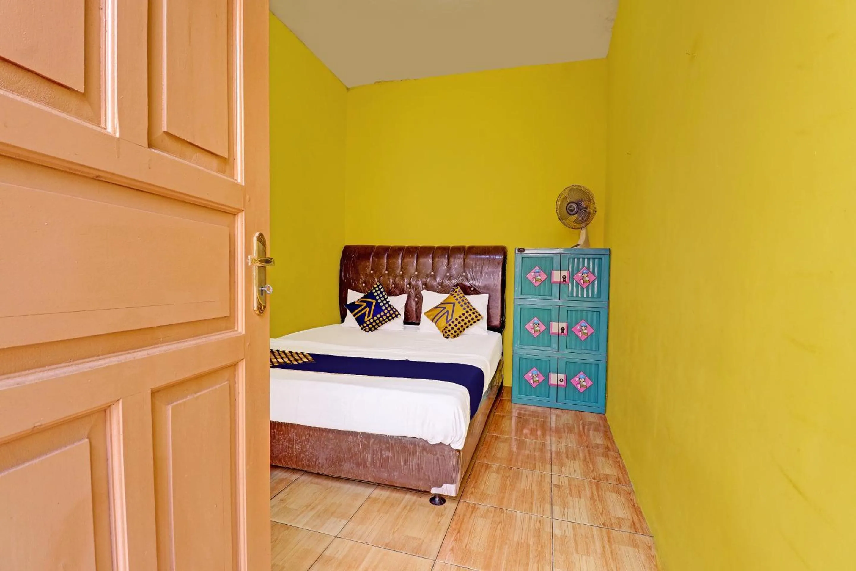 Bedroom, Bed in OYO Life 91478 Wisma Aura Syariah