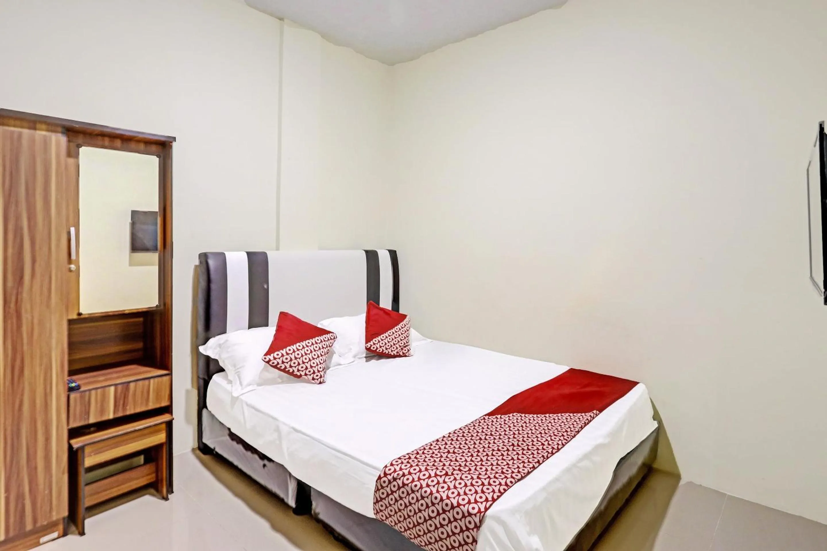 Bedroom, Bed in Hotel O Suci Homestay SyariahNearKilas 7 TV