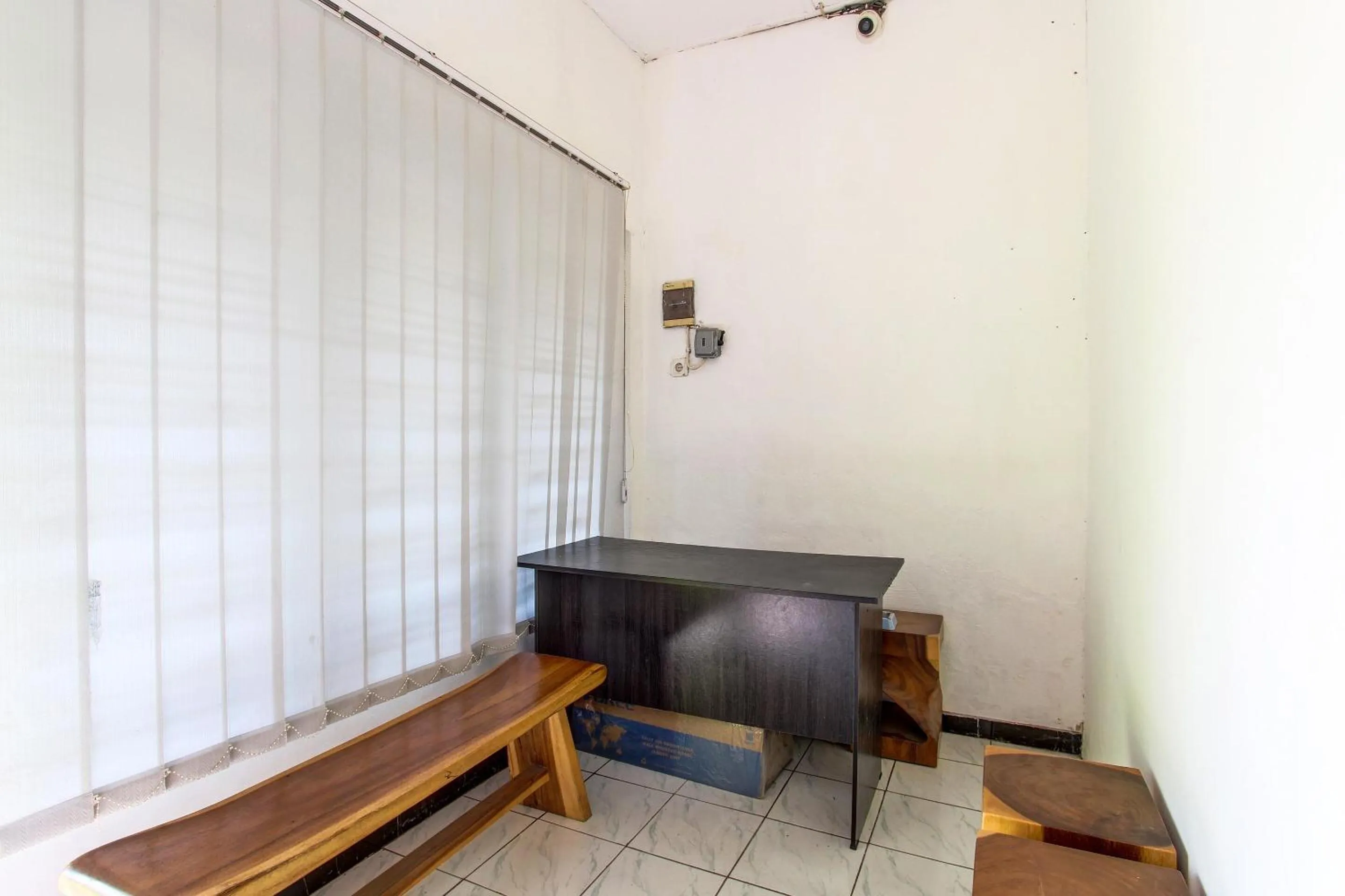 Lobby or reception in SPOT ON 91521 Mayong Guesthouse