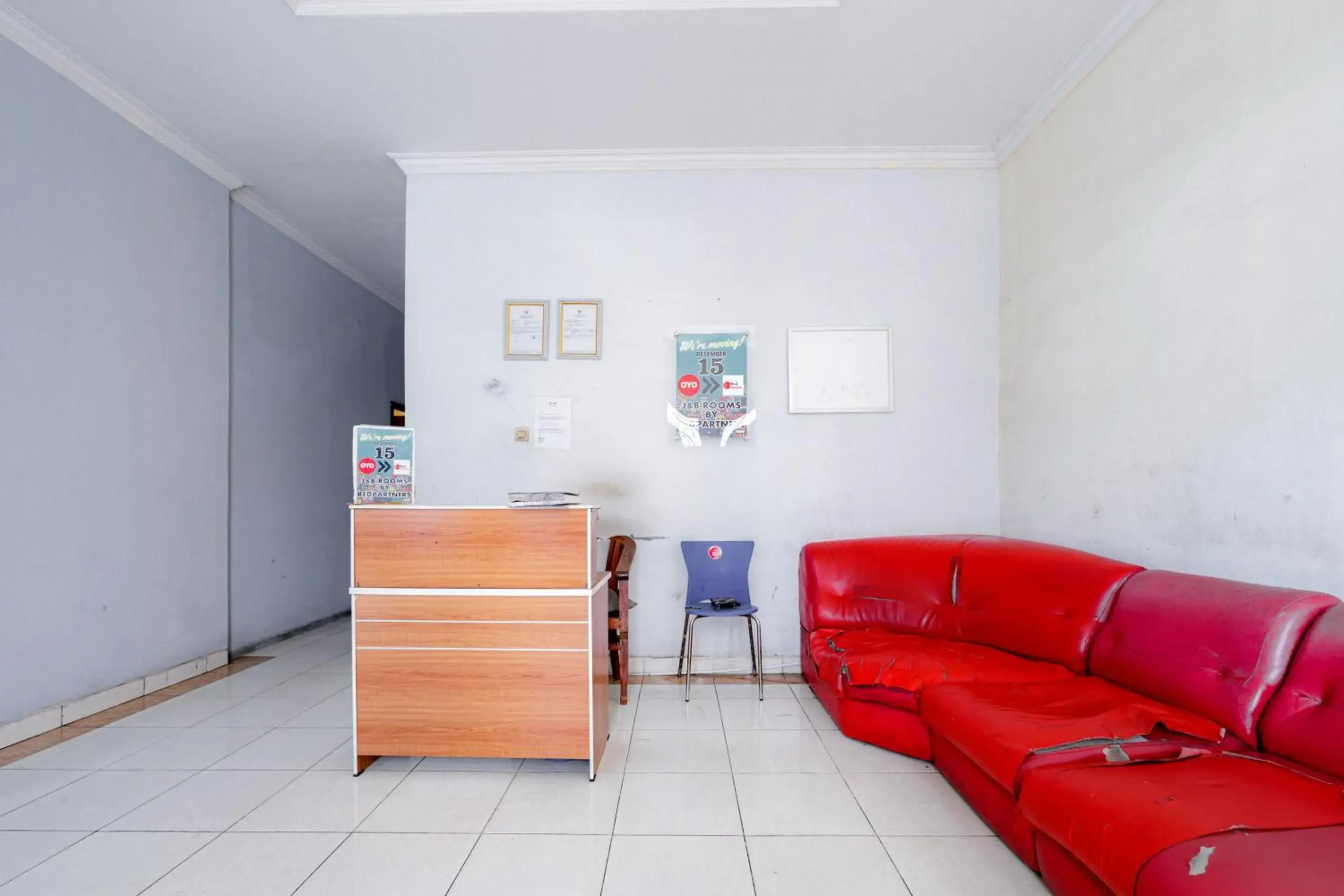 Lobby or reception in J&B Rooms Tomang Jakarta Mitra RedDoorz Lobby or reception in J&B Rooms Tomang Jakarta Mitra RedDoorz