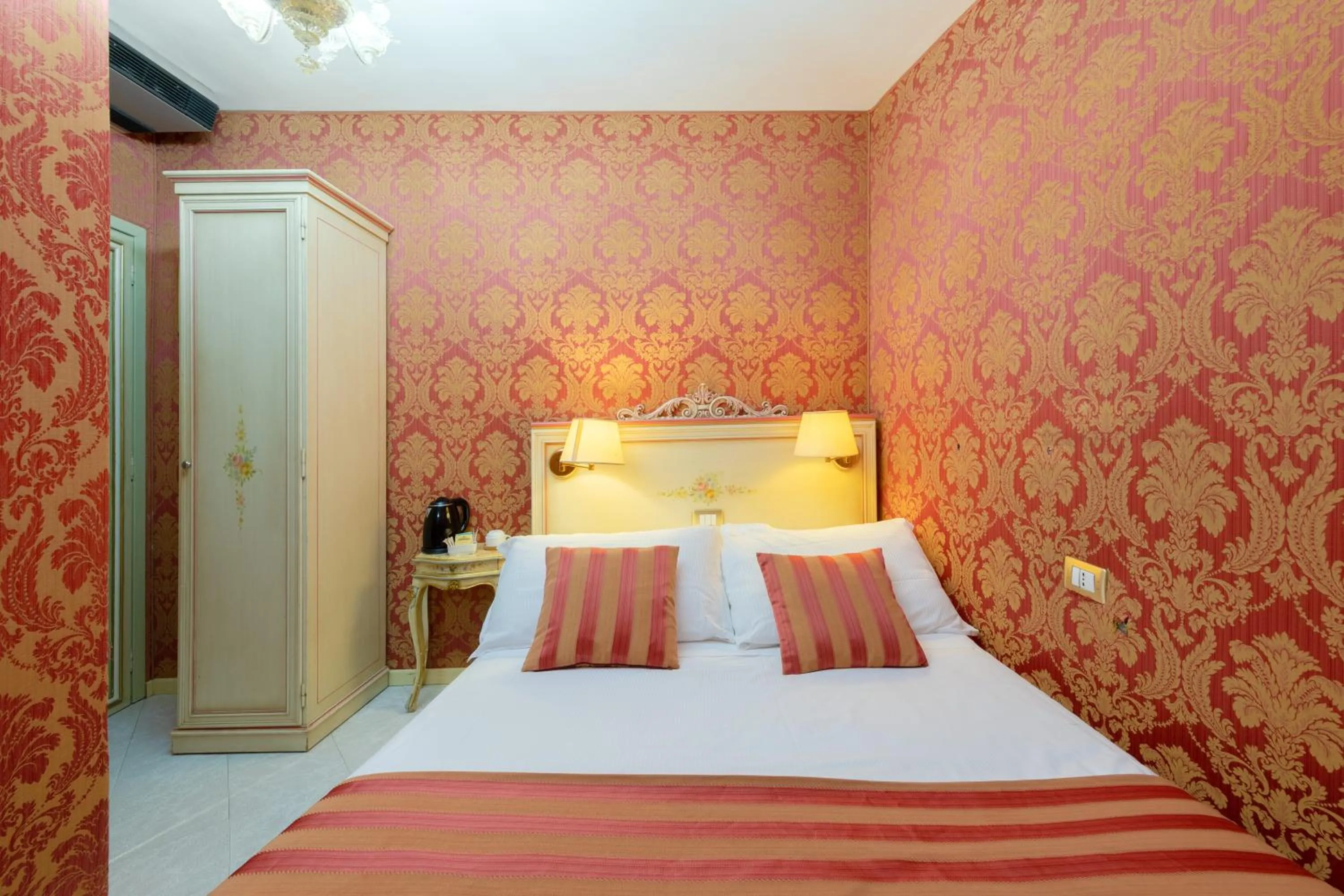 Bed in Hotel San Giorgio