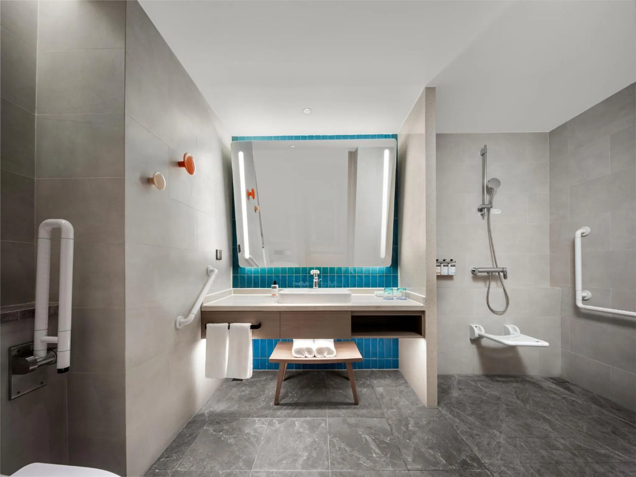 Toilet in Holiday Inn Express Tengchong Hot-Spring by IHG