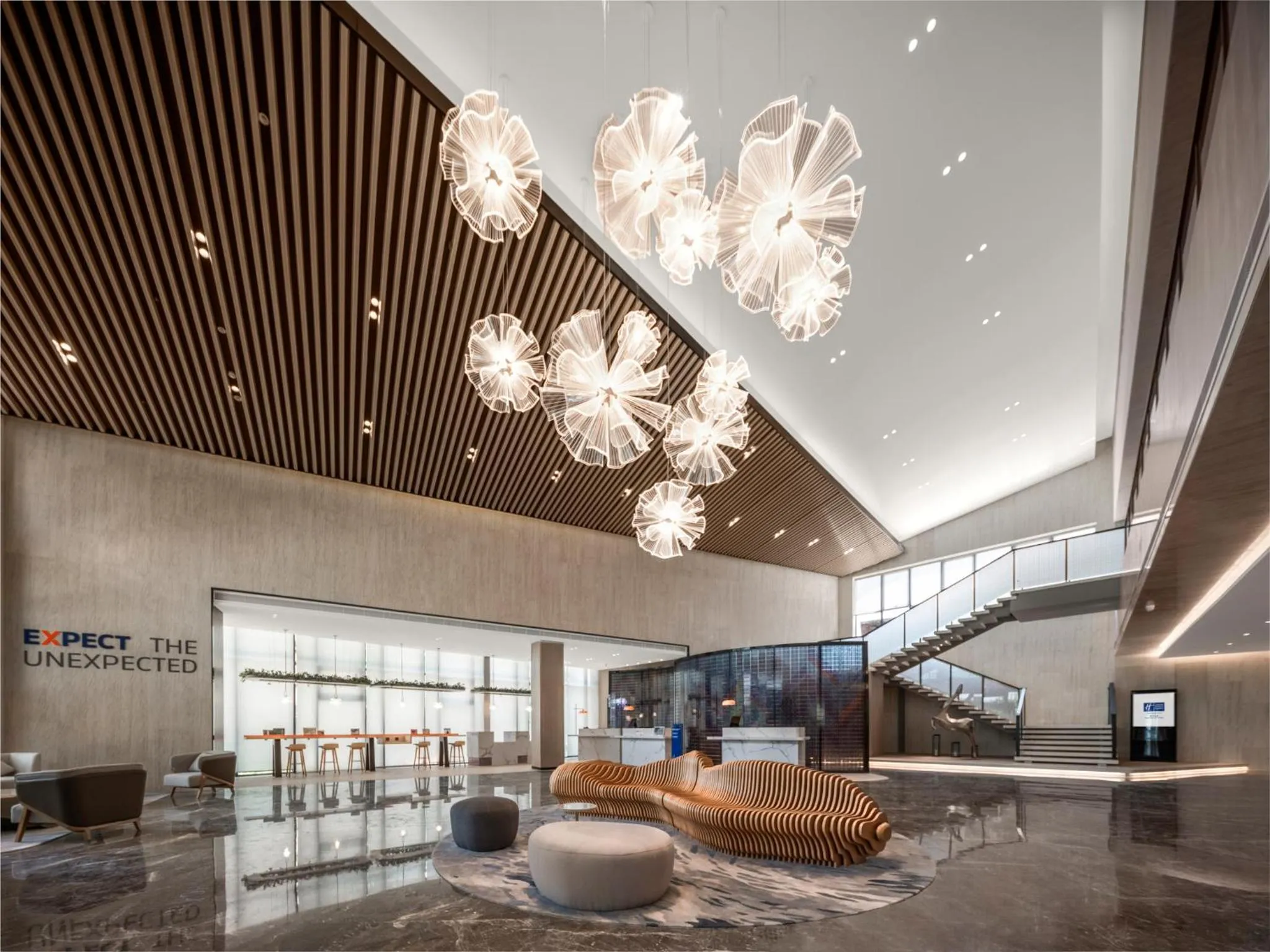 Lobby or reception in Holiday Inn Express Tengchong Hot-Spring by IHG