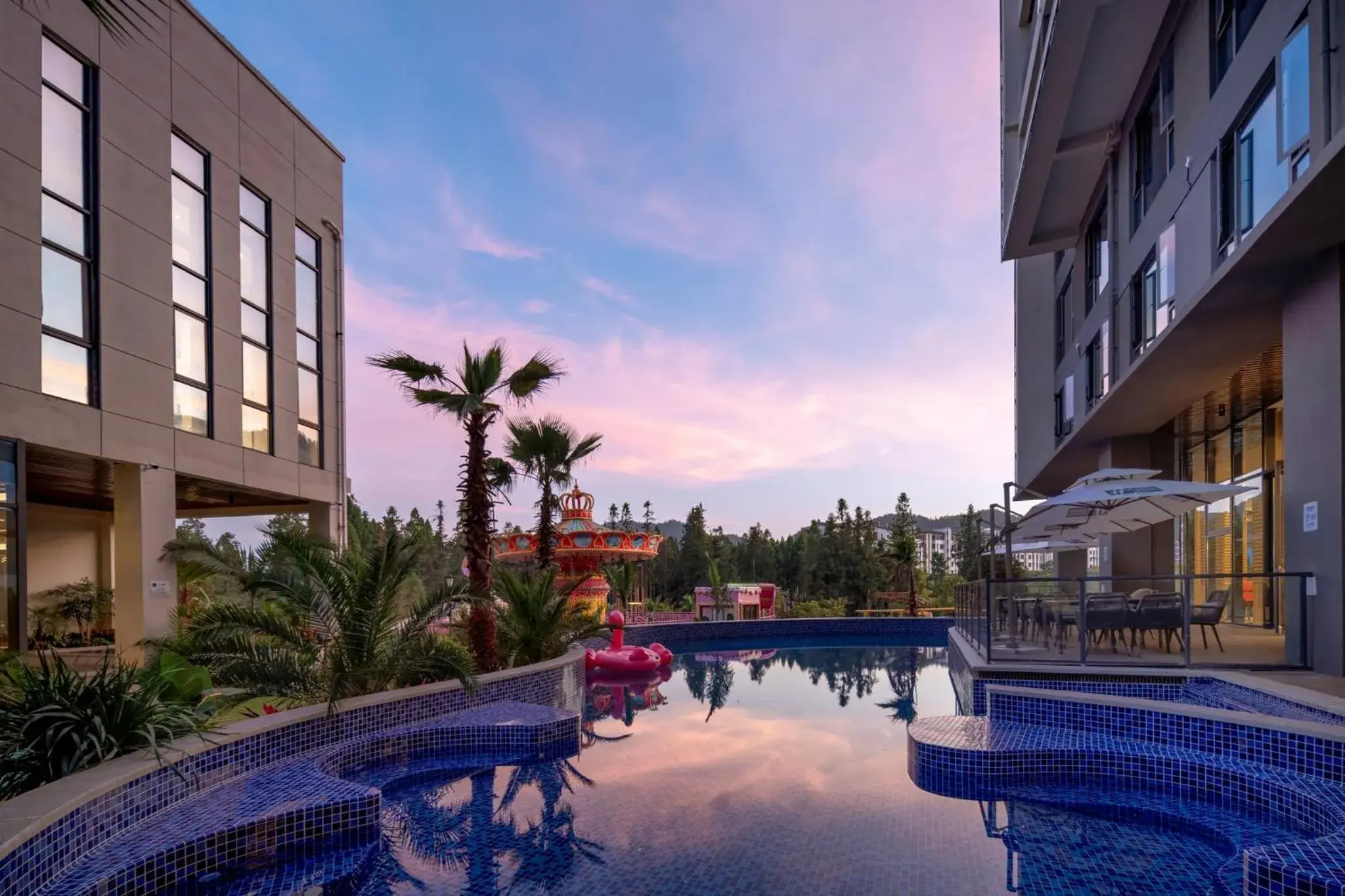 Swimming pool in Holiday Inn Express Tengchong Hot-Spring by IHG Swimming pool in Holiday Inn Express Tengchong Hot-Spring by IHG