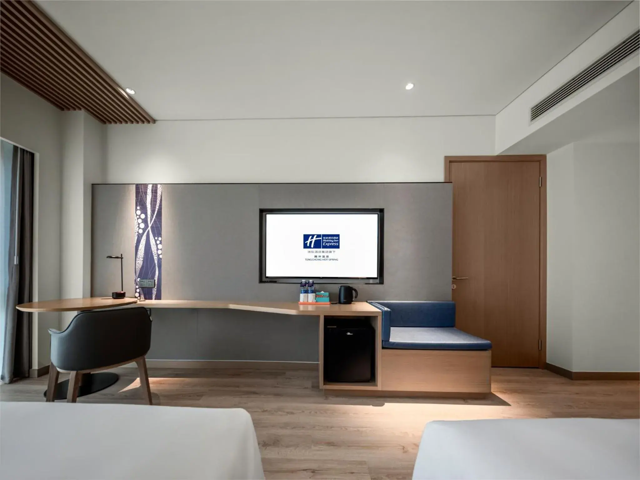 Photo of the whole room, Bed in Holiday Inn Express Tengchong Hot-Spring by IHG Photo of the whole room, Bed in Holiday Inn Express Tengchong Hot-Spring by IHG