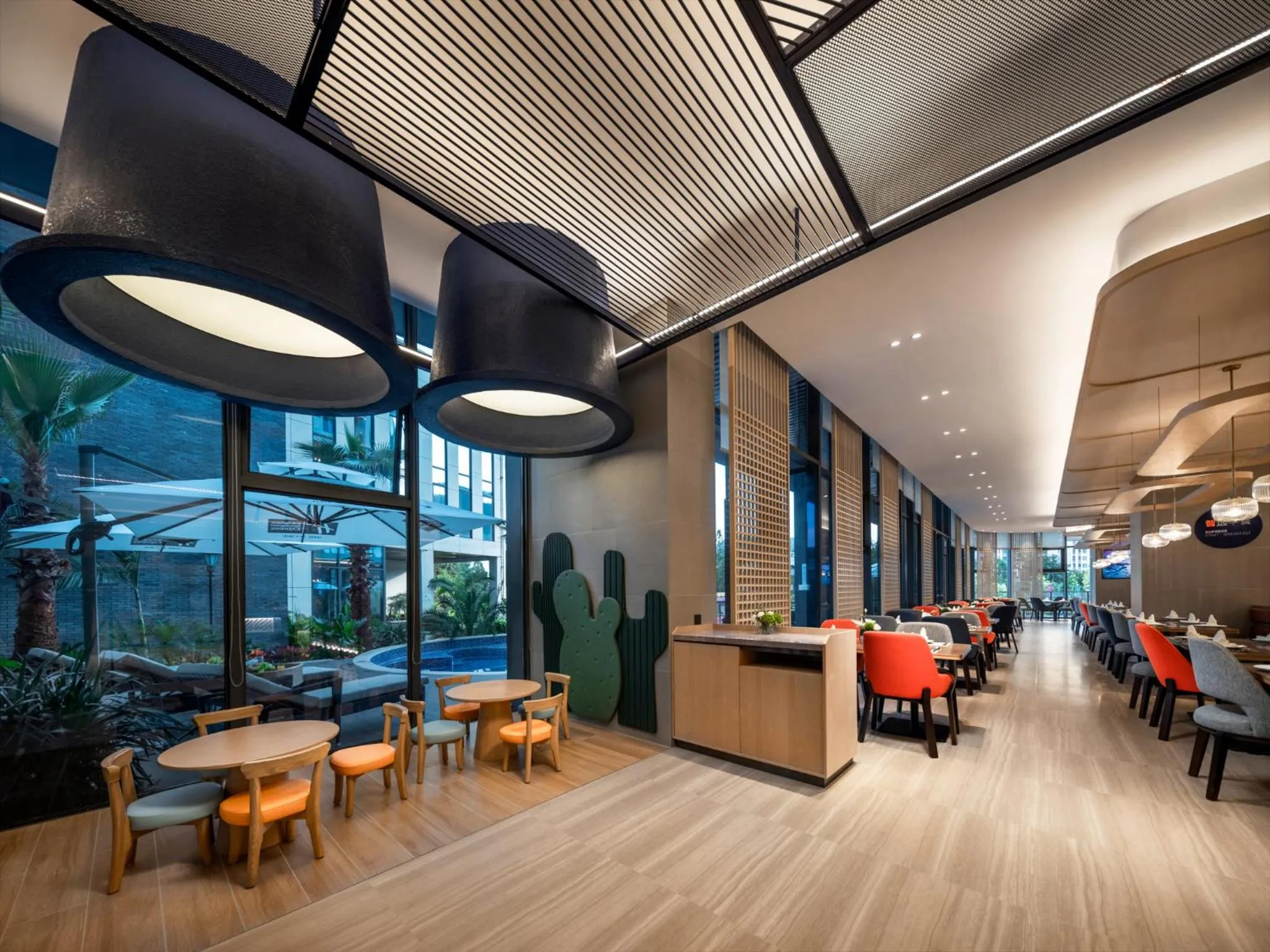 Restaurant/places to eat in Holiday Inn Express Tengchong Hot-Spring by IHG