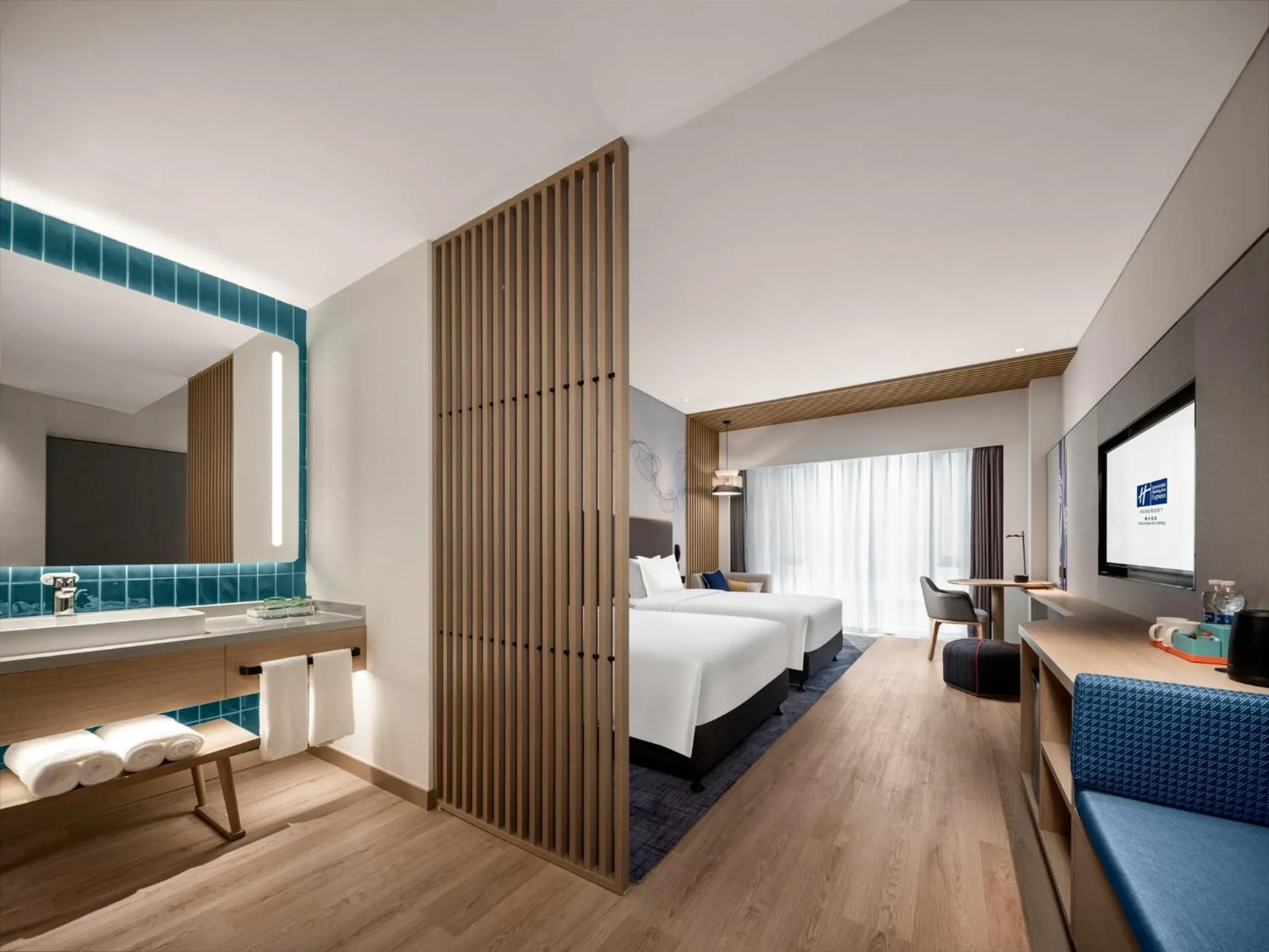 Photo of the whole room, Bed in Holiday Inn Express Tengchong Hot-Spring by IHG