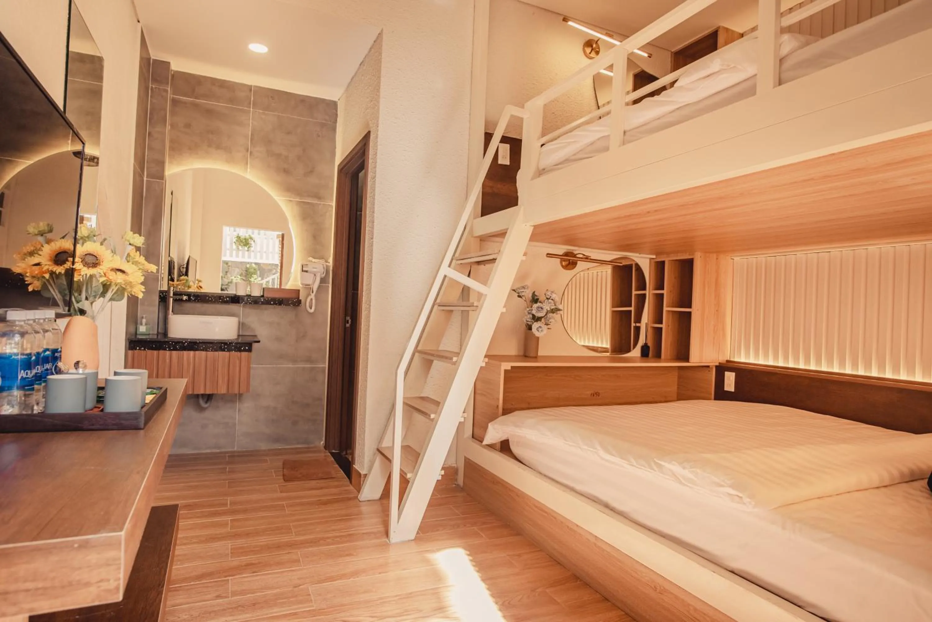 Bedroom, Bed in Villa Hoa Da