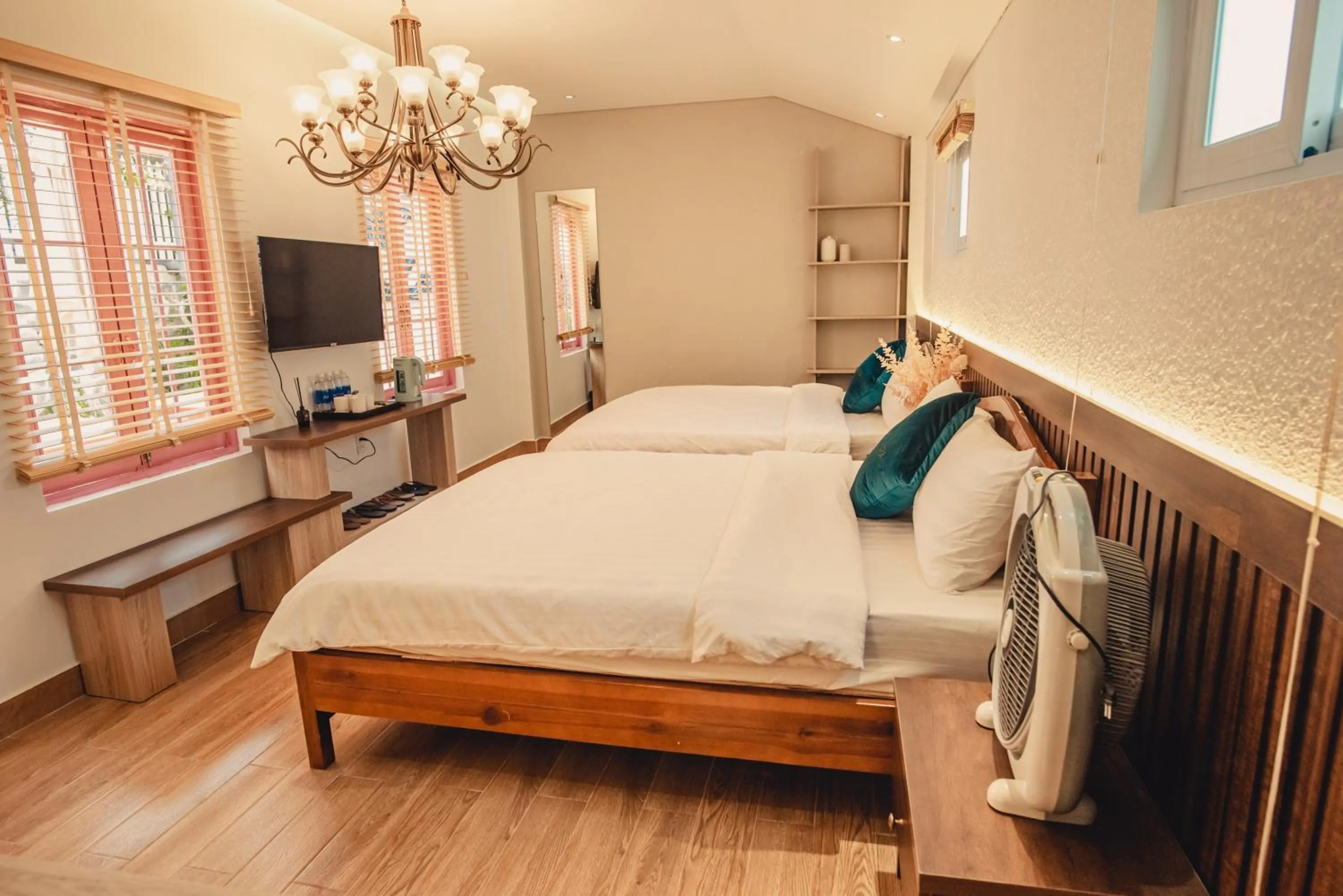 TV and multimedia, Bed in Villa Hoa Da