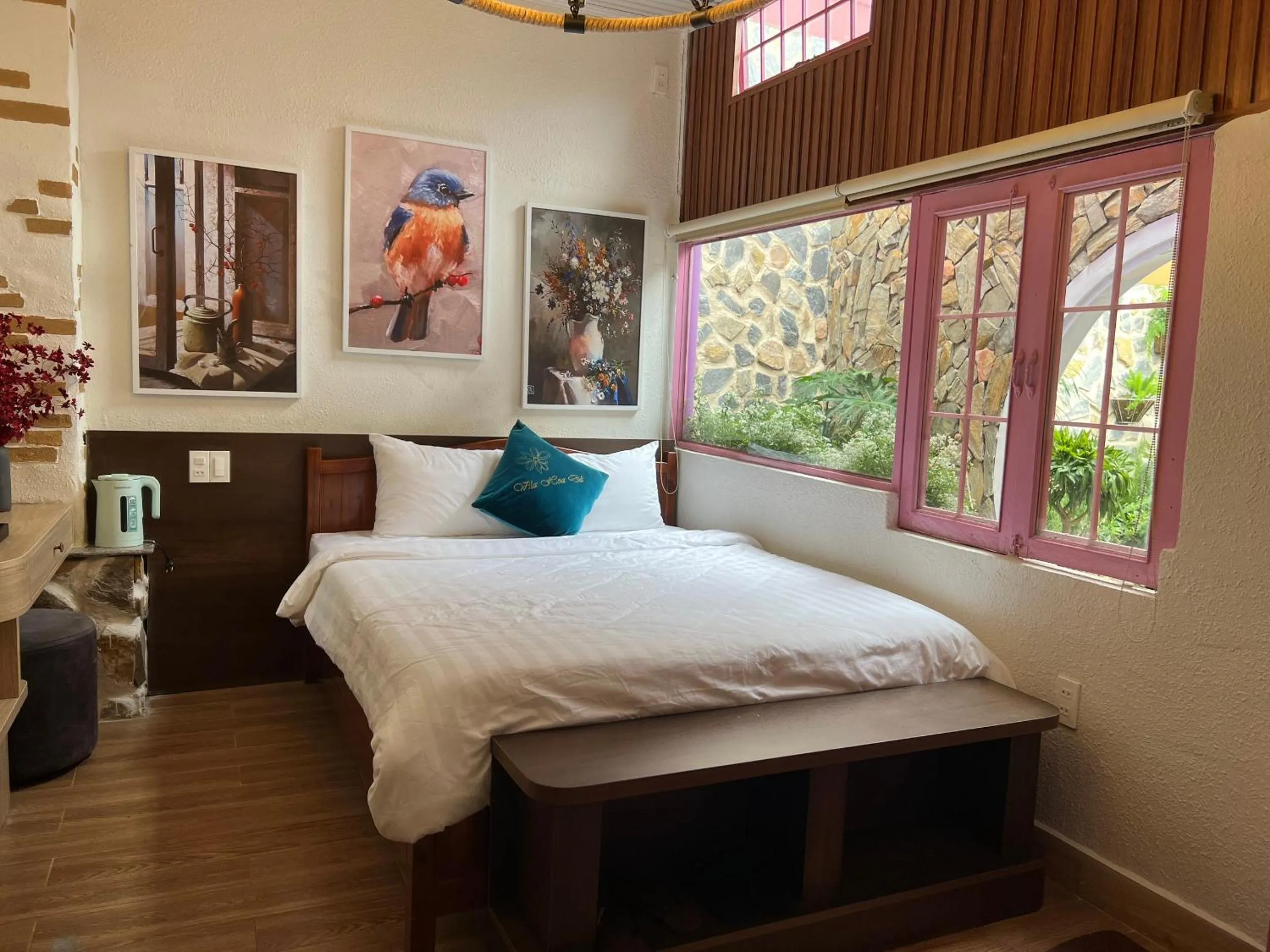 Bedroom, Bed in Villa Hoa Da