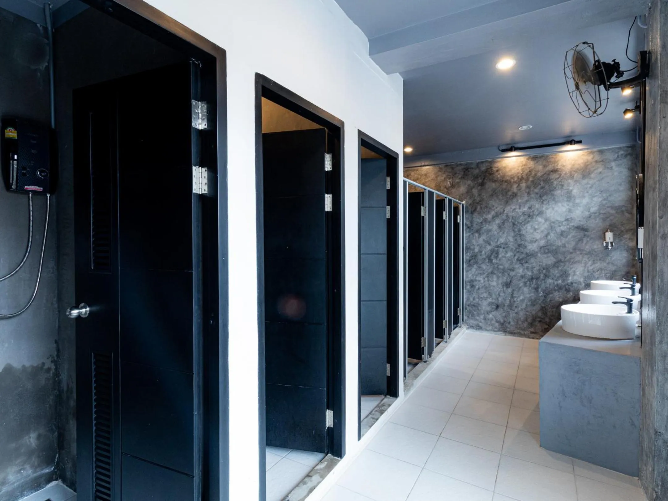 Shower in Khao San Social Capsule Hostel