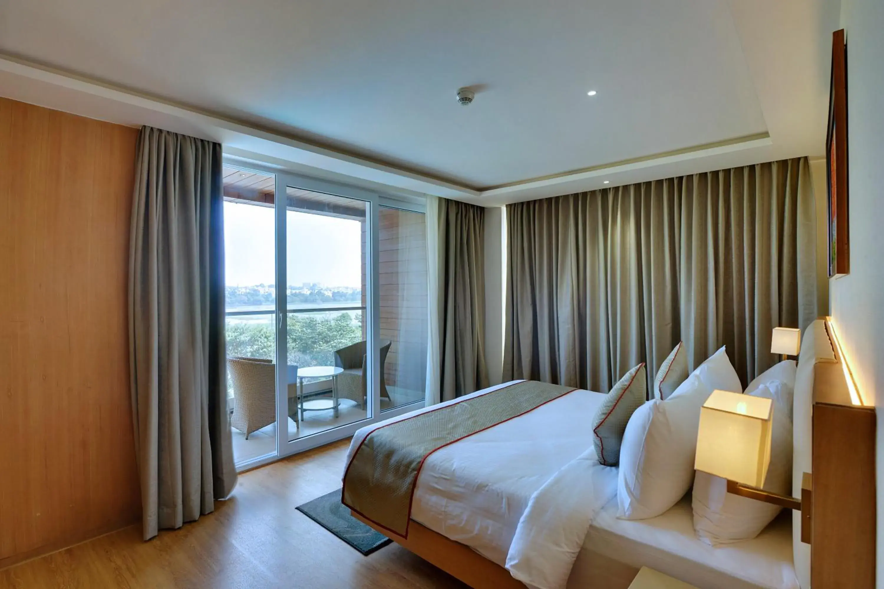 Bed in Clarion Hotel Bangalore Bed in Clarion Hotel Bangalore