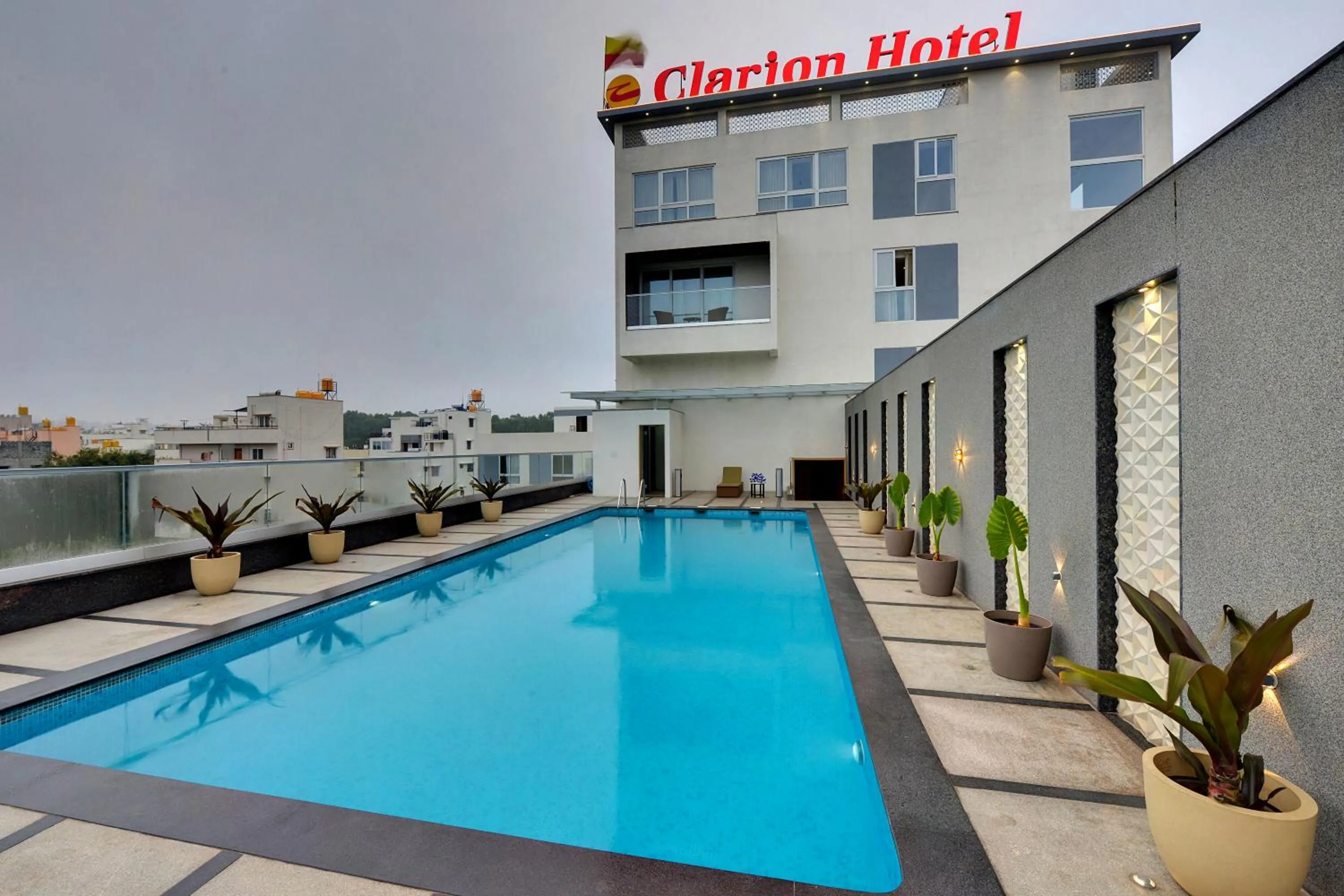 Swimming pool in Clarion Hotel Bangalore