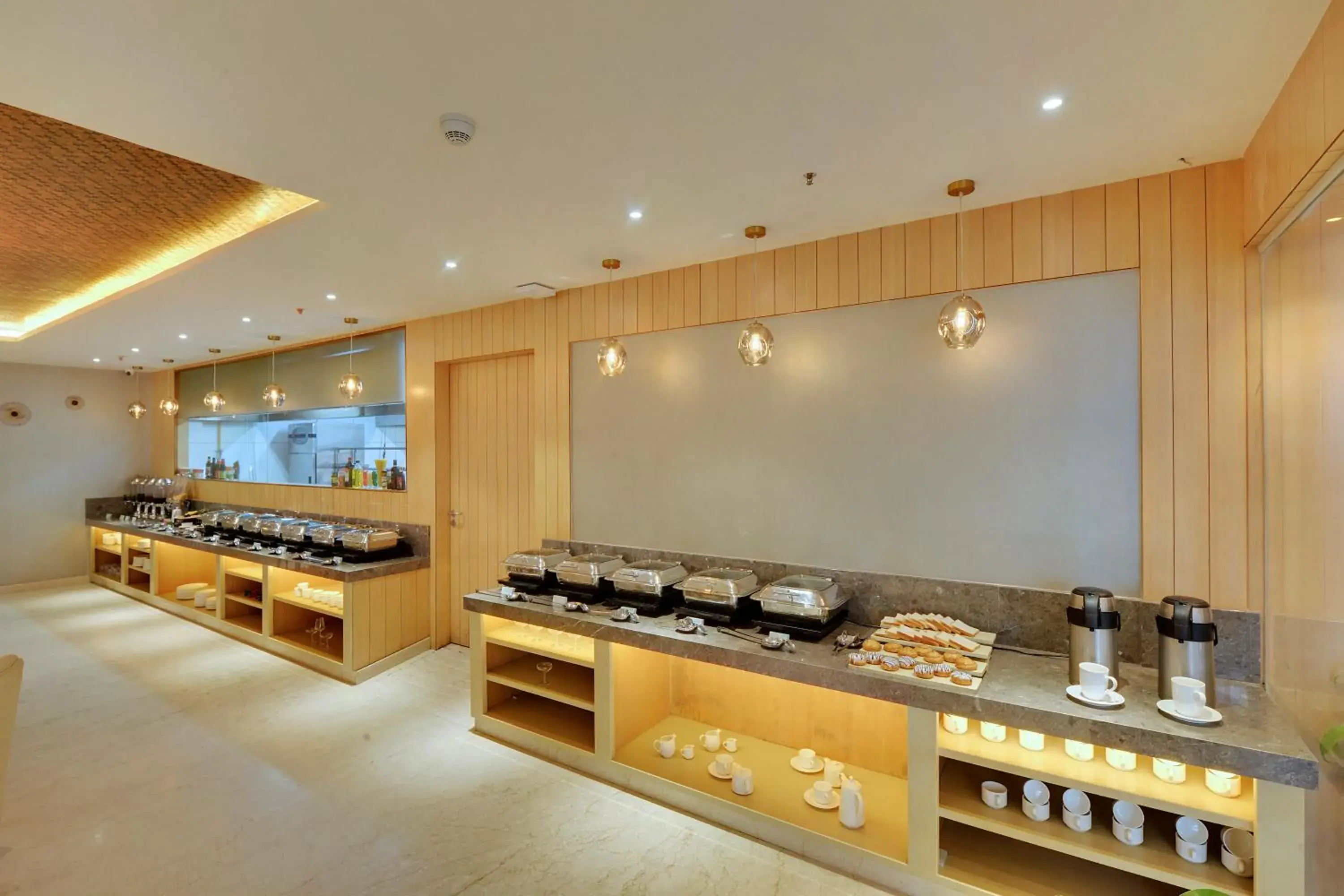 Restaurant/places to eat in Clarion Hotel Bangalore Restaurant/places to eat in Clarion Hotel Bangalore