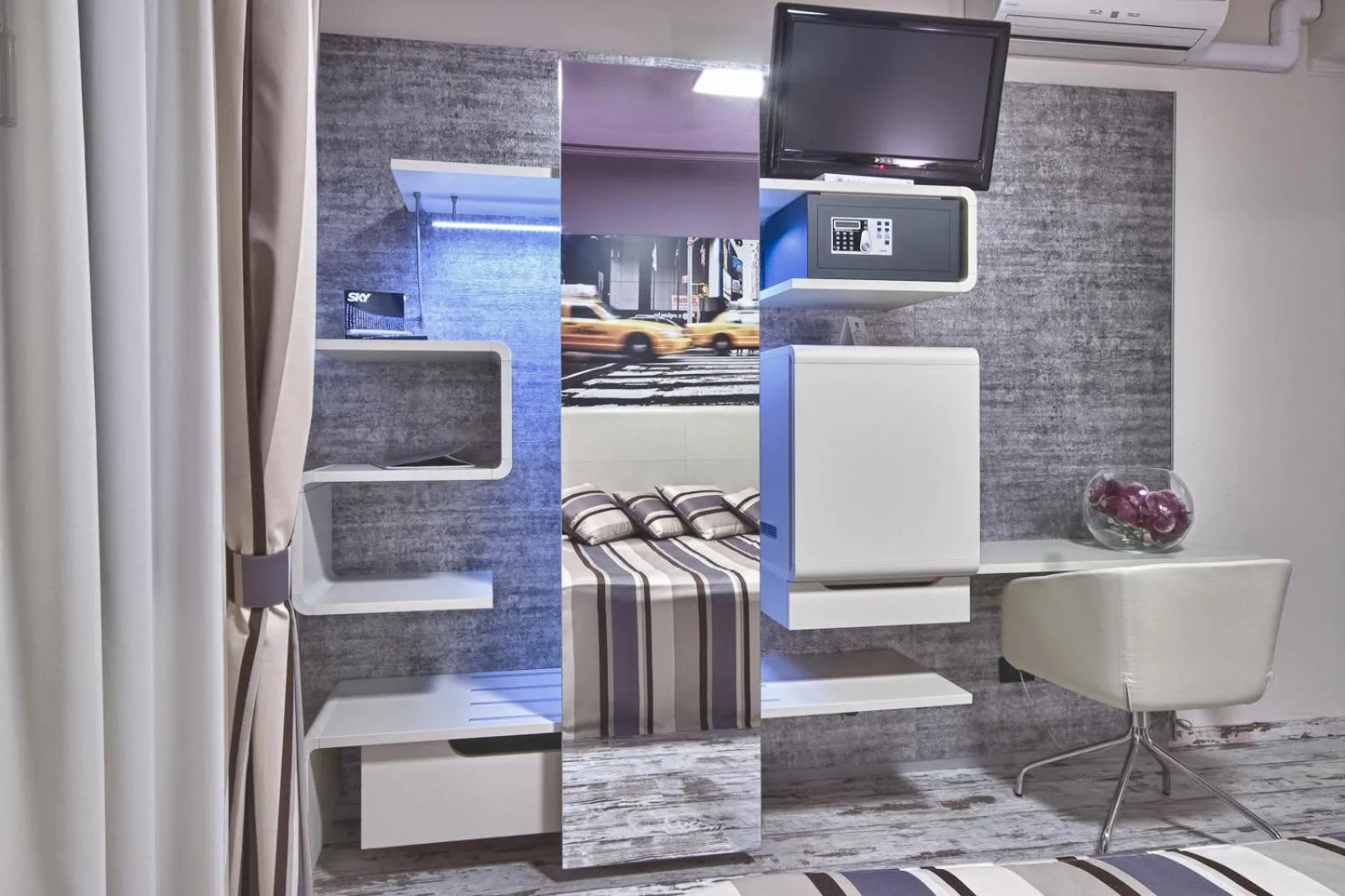 Photo of the whole room in Hotel Le Palme