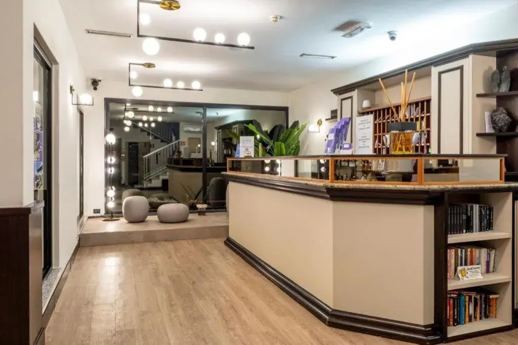 Lobby or reception in Hotel Le Palme Lago Maggiore Lobby or reception in Hotel Le Palme Lago Maggiore