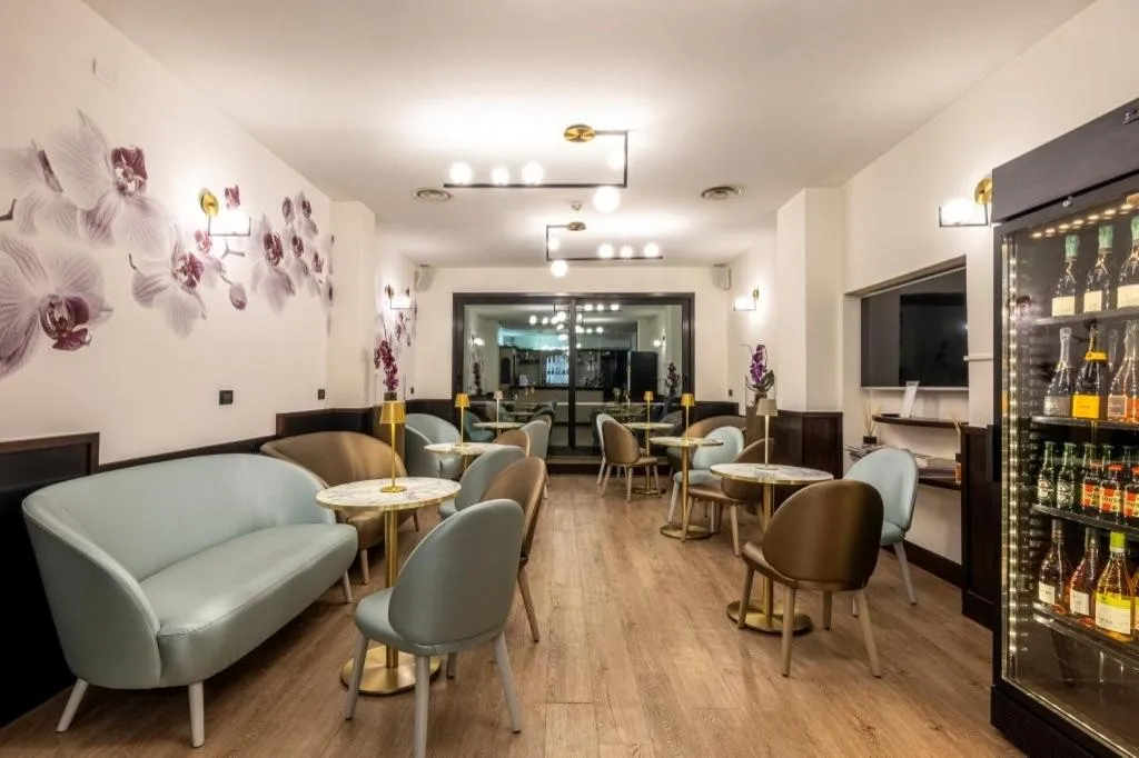 Lounge or bar in Hotel Le Palme Lago Maggiore