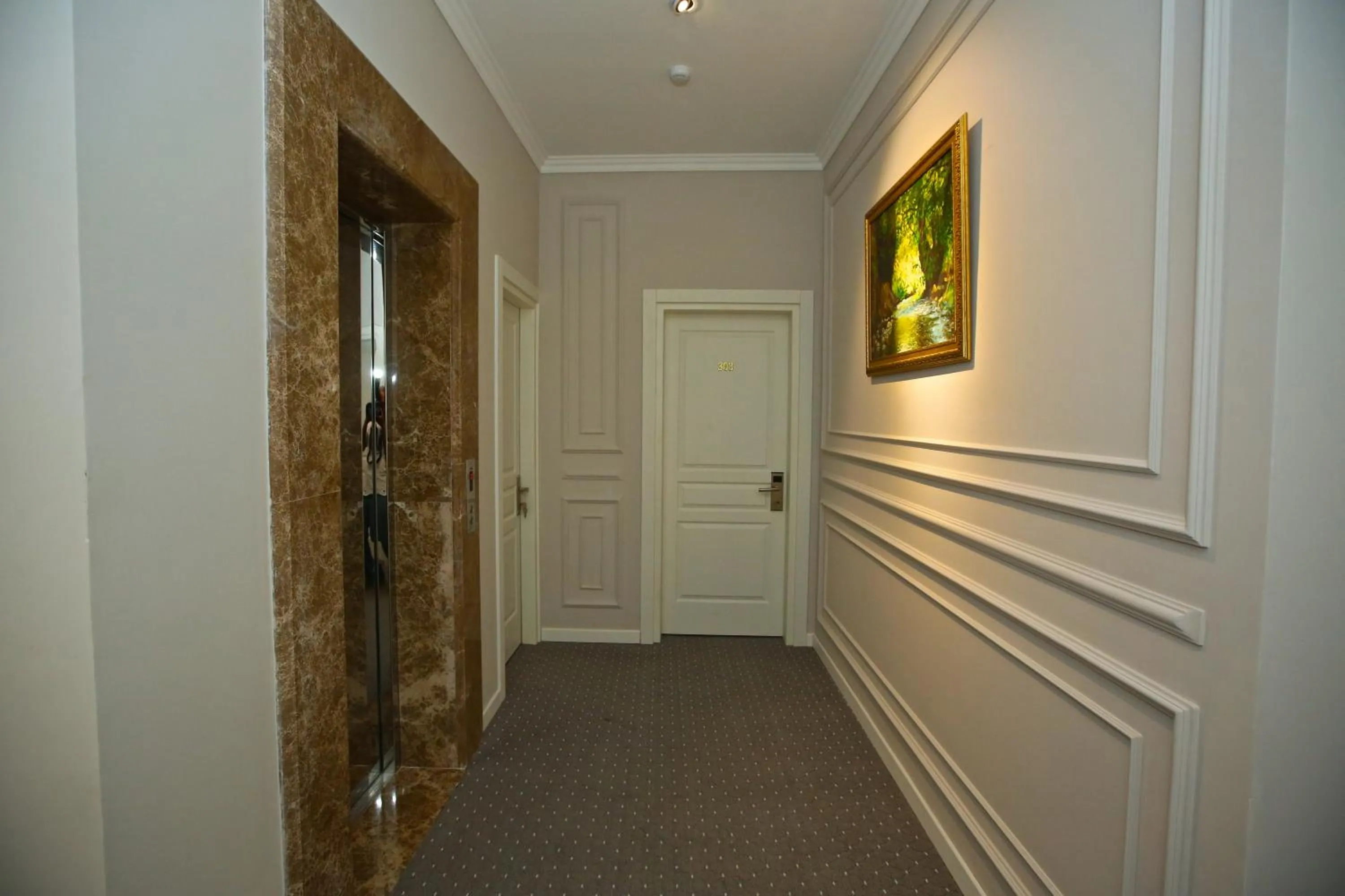 elevator in Miraj Hotel