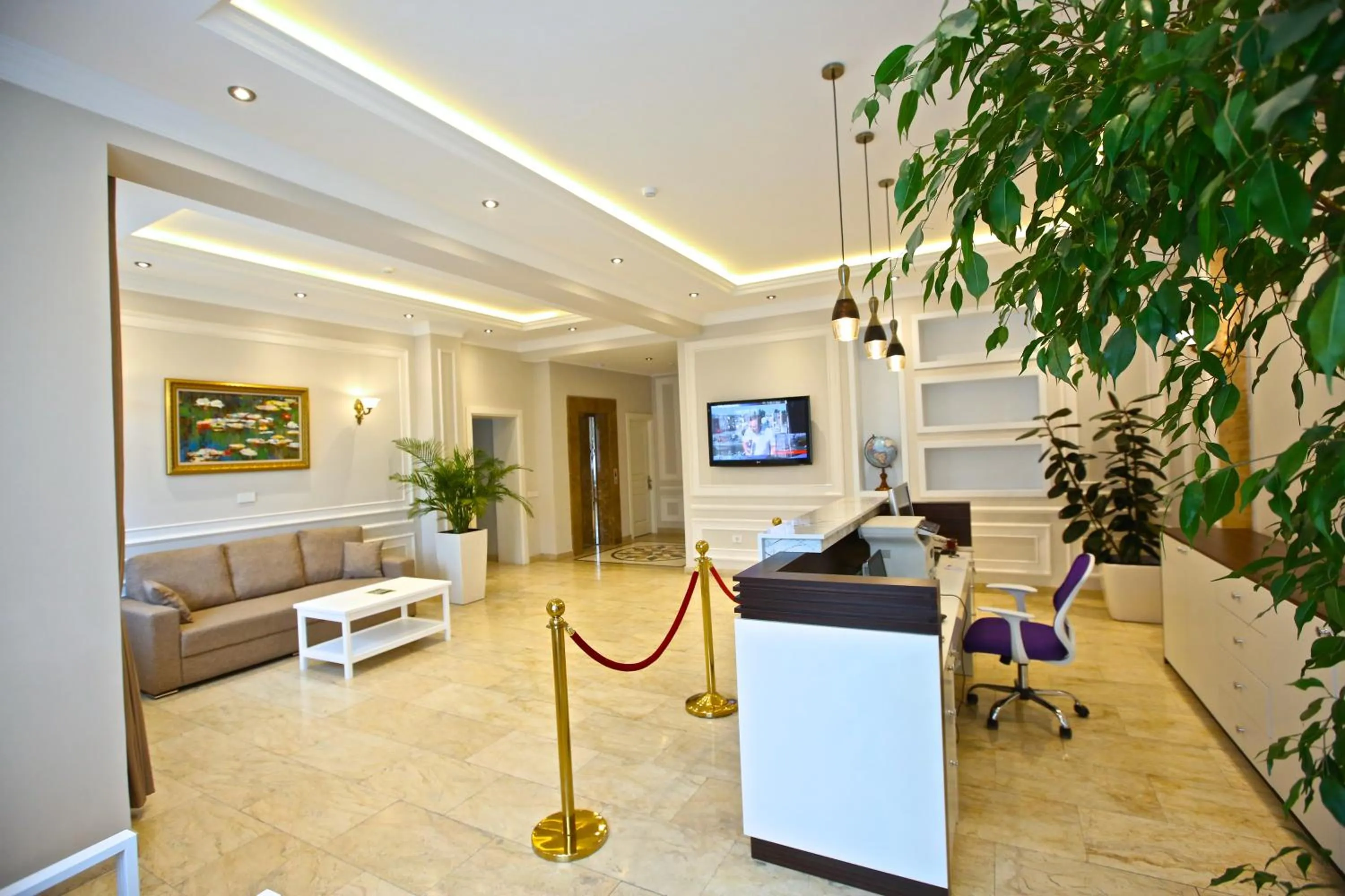 Lobby or reception in Miraj Hotel