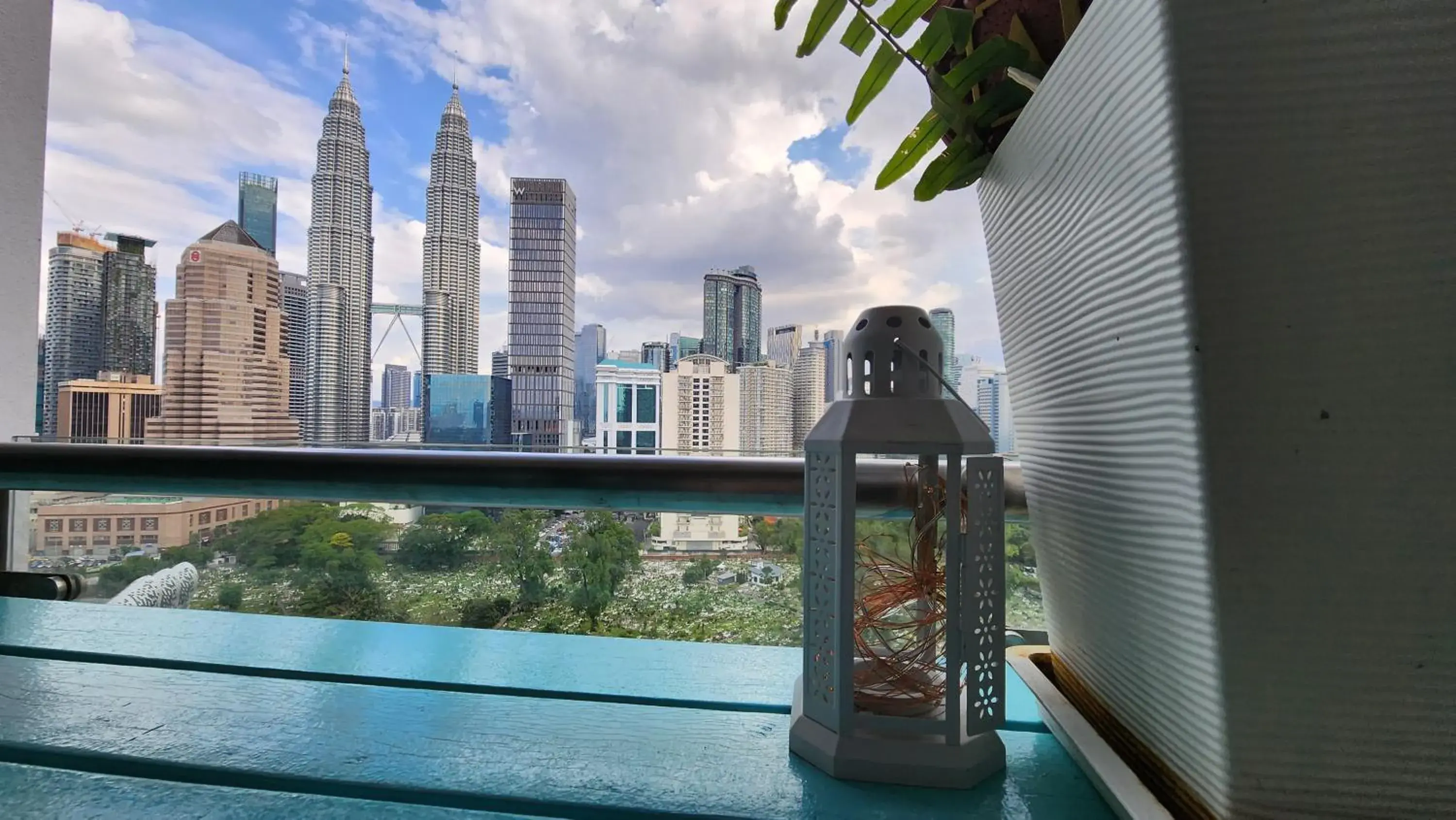 Three-Bedroom Apartment in Aldridge Residence Coastal KLCC Three-Bedroom Apartment in Aldridge Residence Coastal KLCC