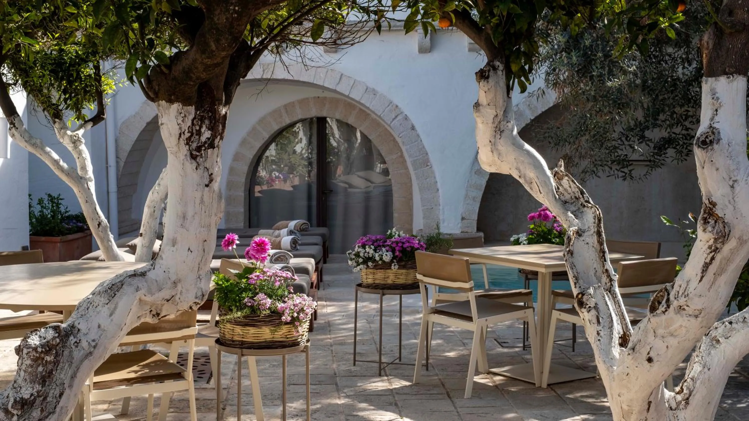 Patio in La Sommità Relais & Chateaux