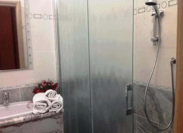Shower in Hotel Aquilia